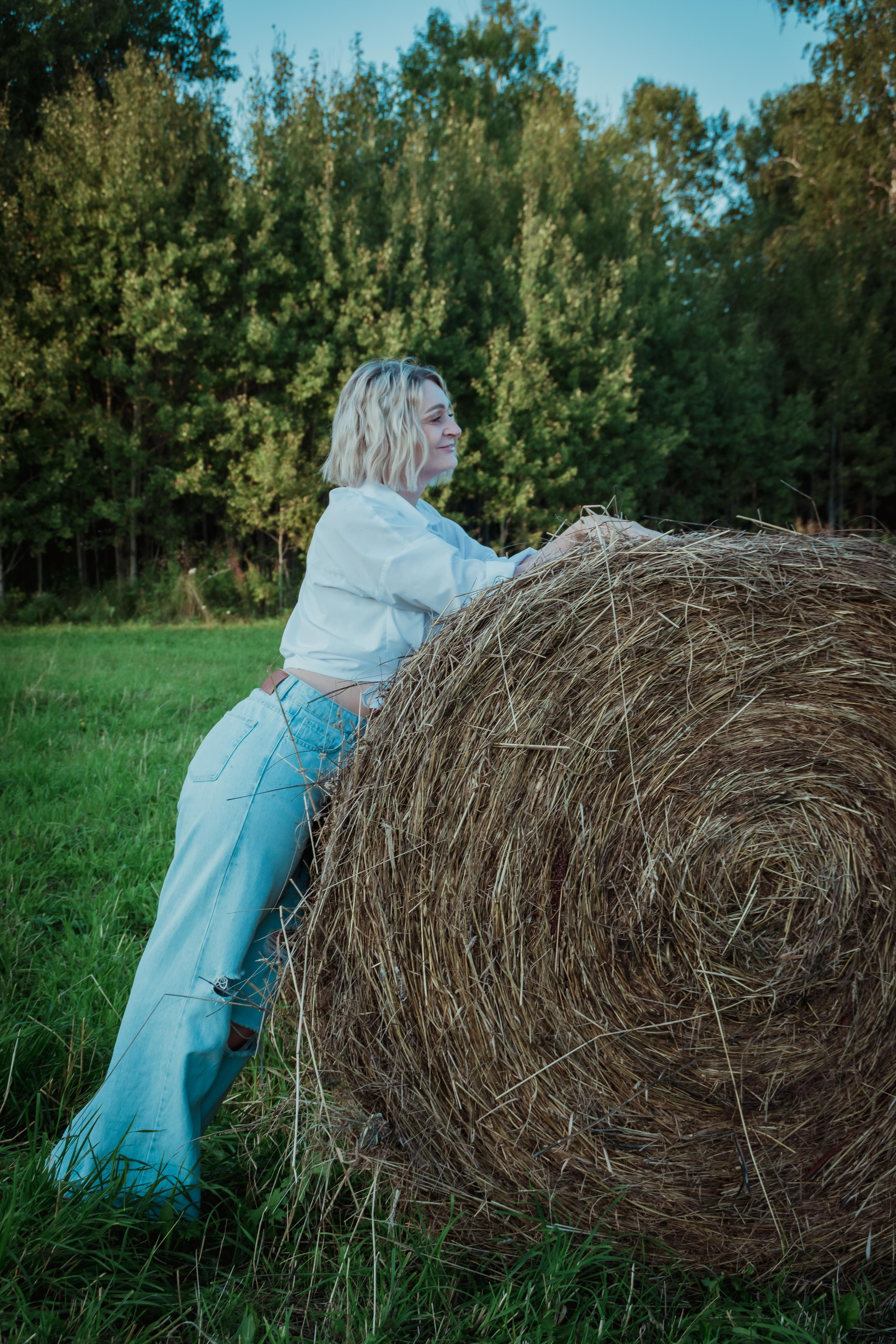 Фотосессия в тюках сена, в соломе. Елена Волкова семейный фотограф в станице Гостагаевской города-курорта Анапа