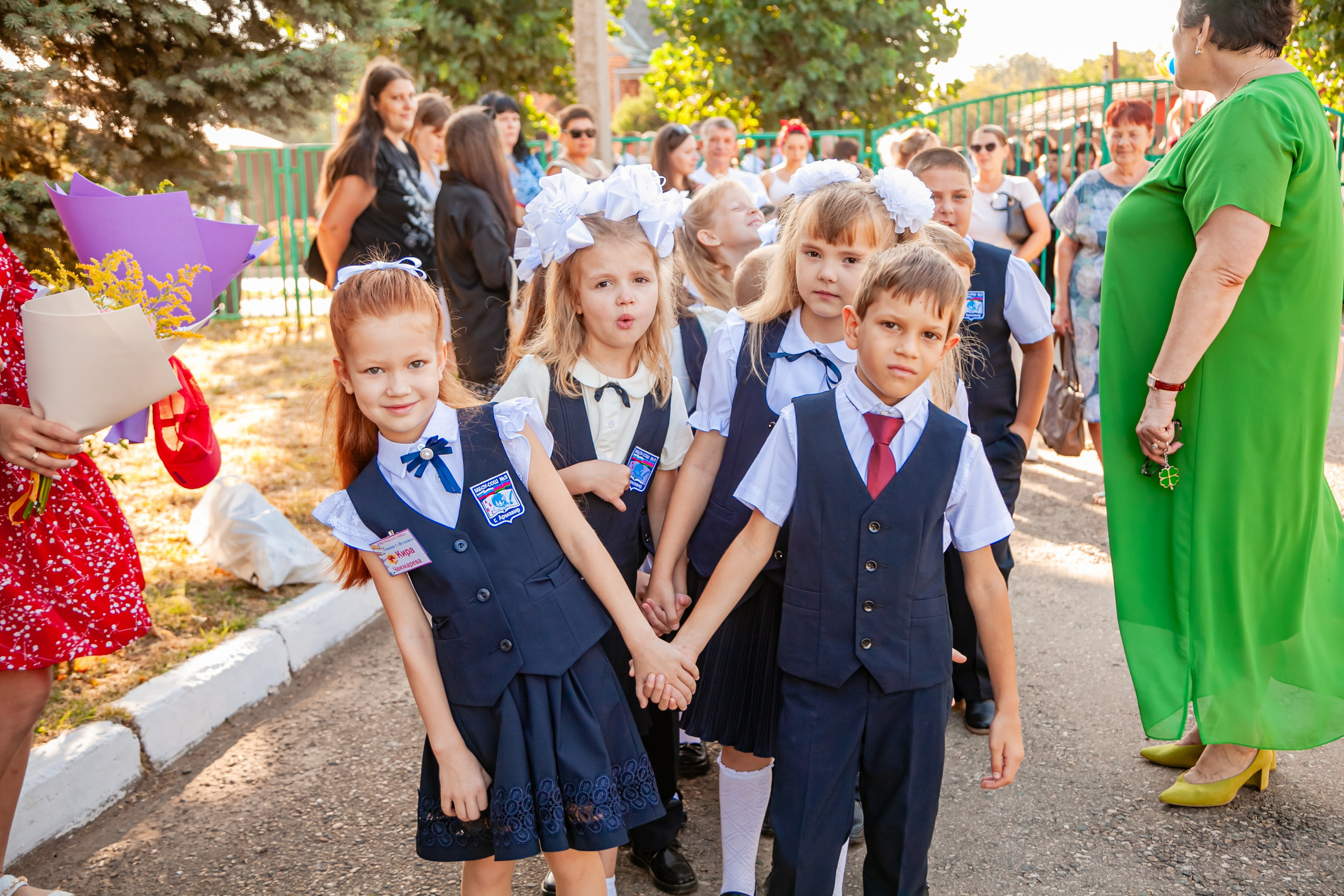 1 сентября линейка. Свадебный и семейный фотограф в Армавире