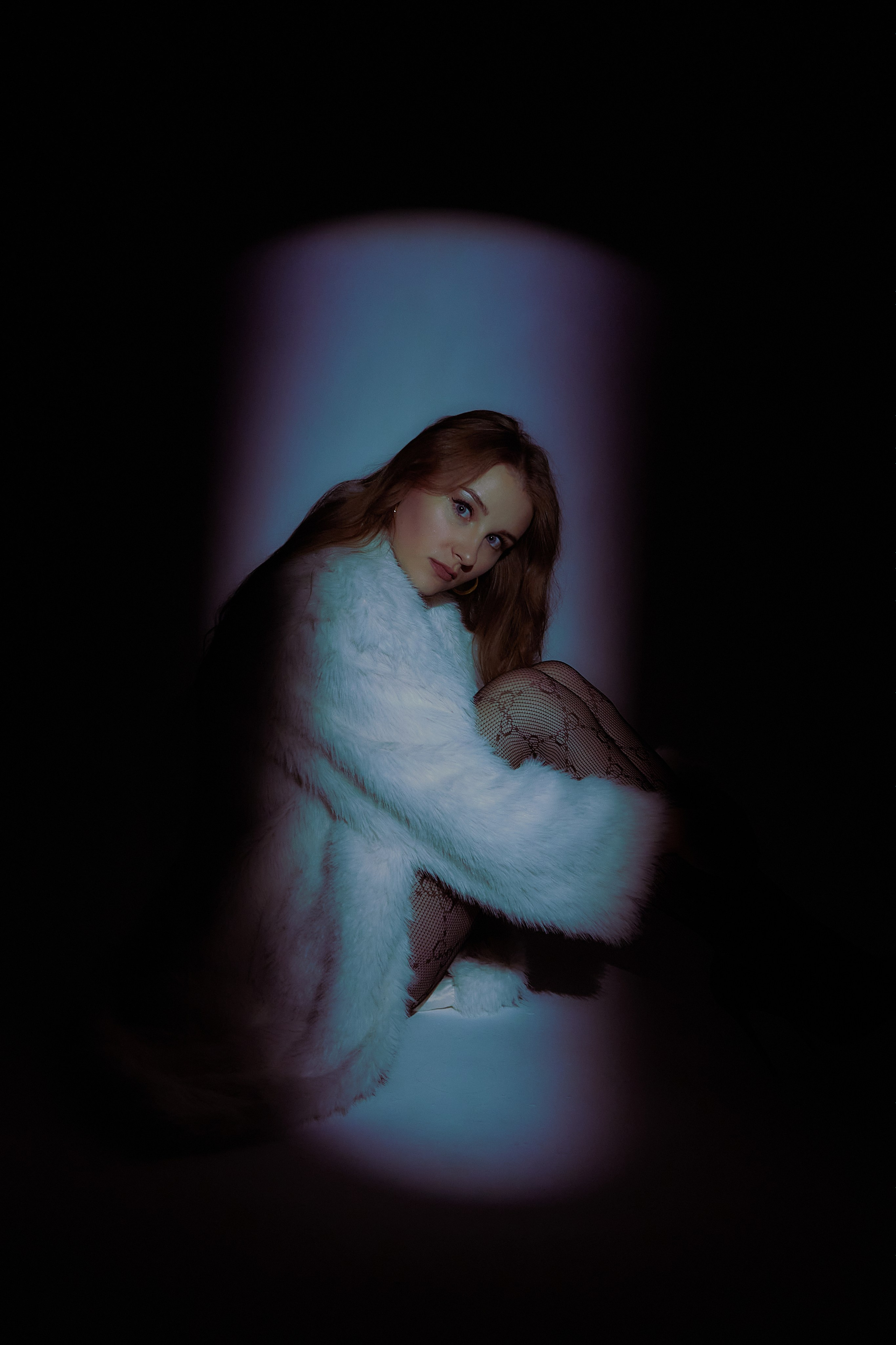 Стильная фотосессия в студии в шубе и белье. Фотограф Наталья Воронина Москва