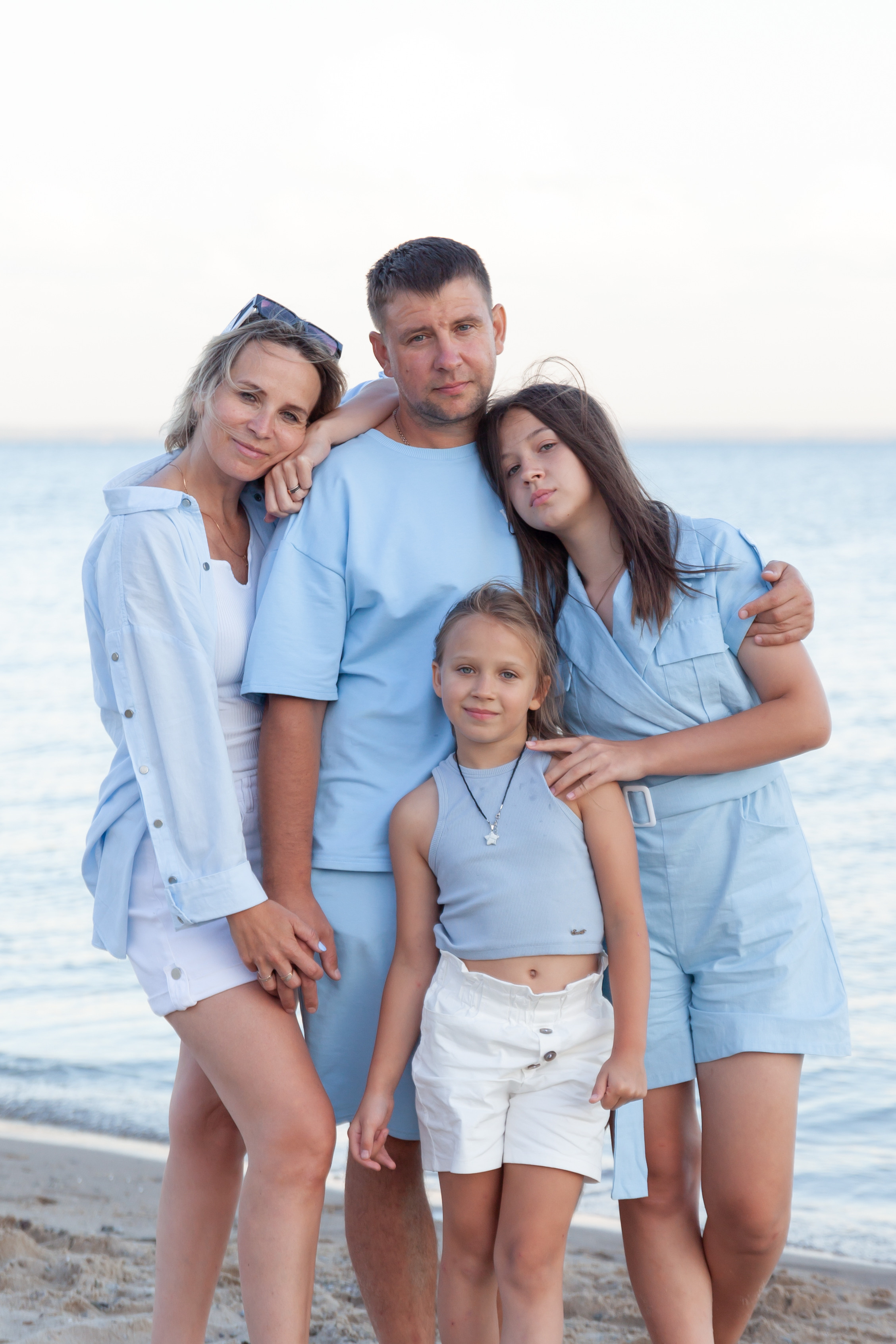 Прогулочная фотосъёмка для семьи Мальцевых. Семейный и женский фотограф, стильный репортаж в г. Новосибирск