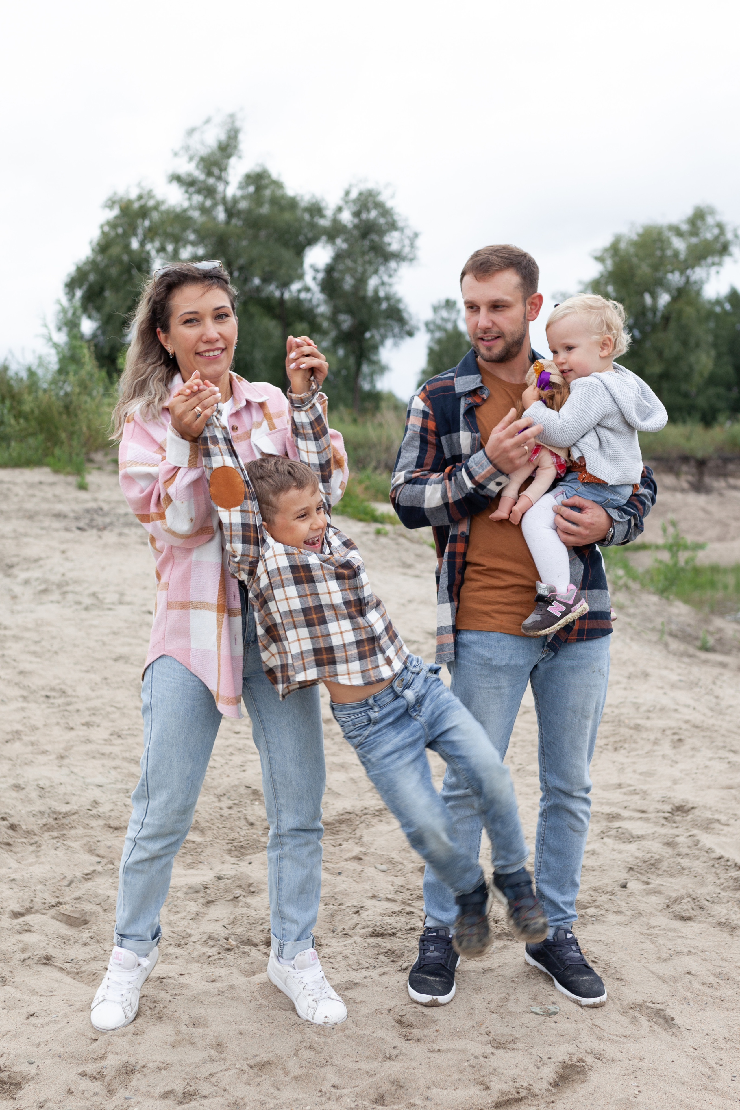 Семейная фотосесия. Семейный и женский фотограф, стильный репортаж в г. Новосибирск
