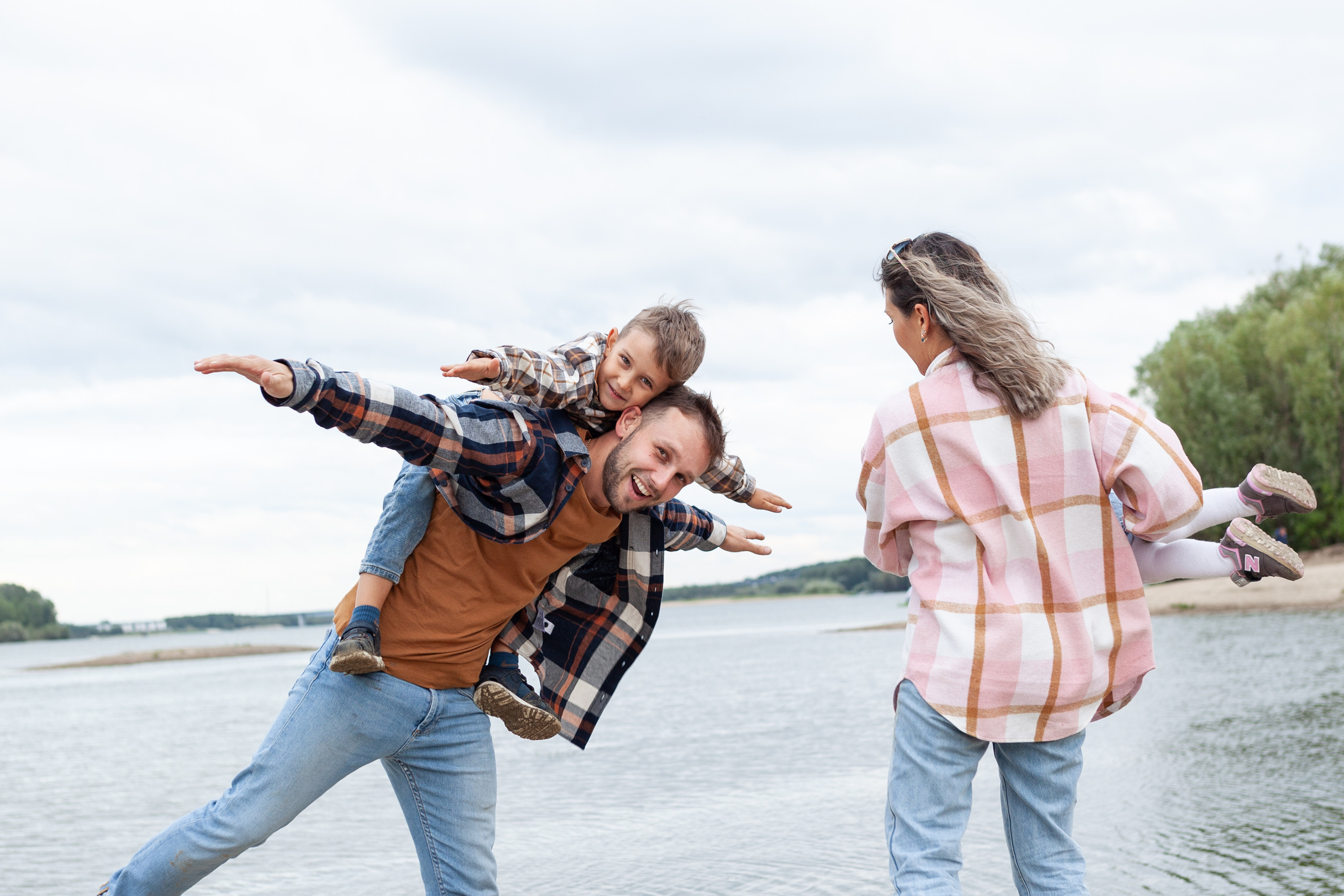 Семейная фотосесия. Семейный и женский фотограф, стильный репортаж в г. Новосибирск