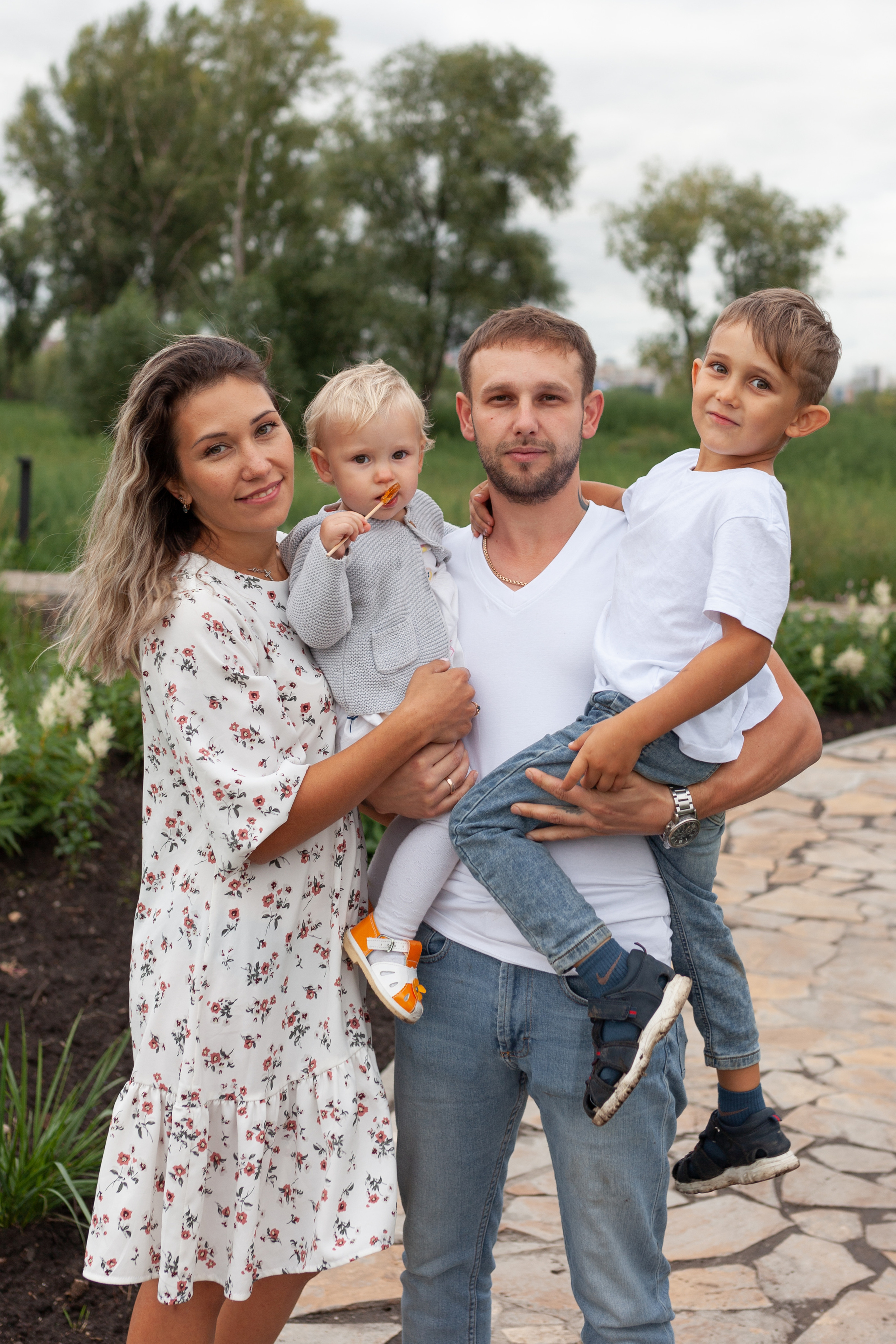 Семейная фотосесия. Семейный и женский фотограф, стильный репортаж в г. Новосибирск