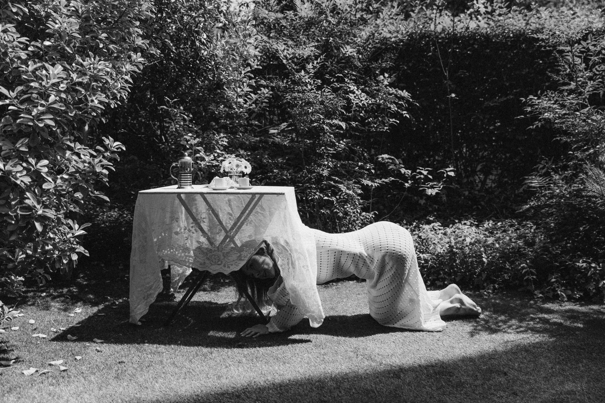 Love comes in the spring. Photographer in Paris