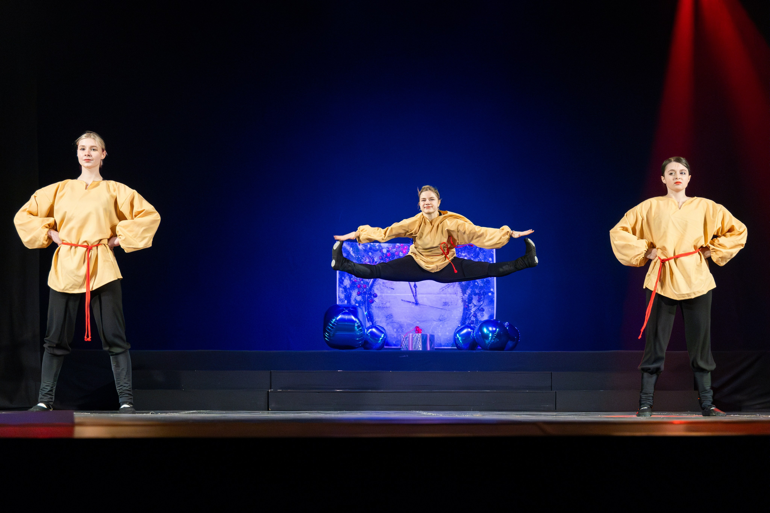 Спектакли. Photomantis