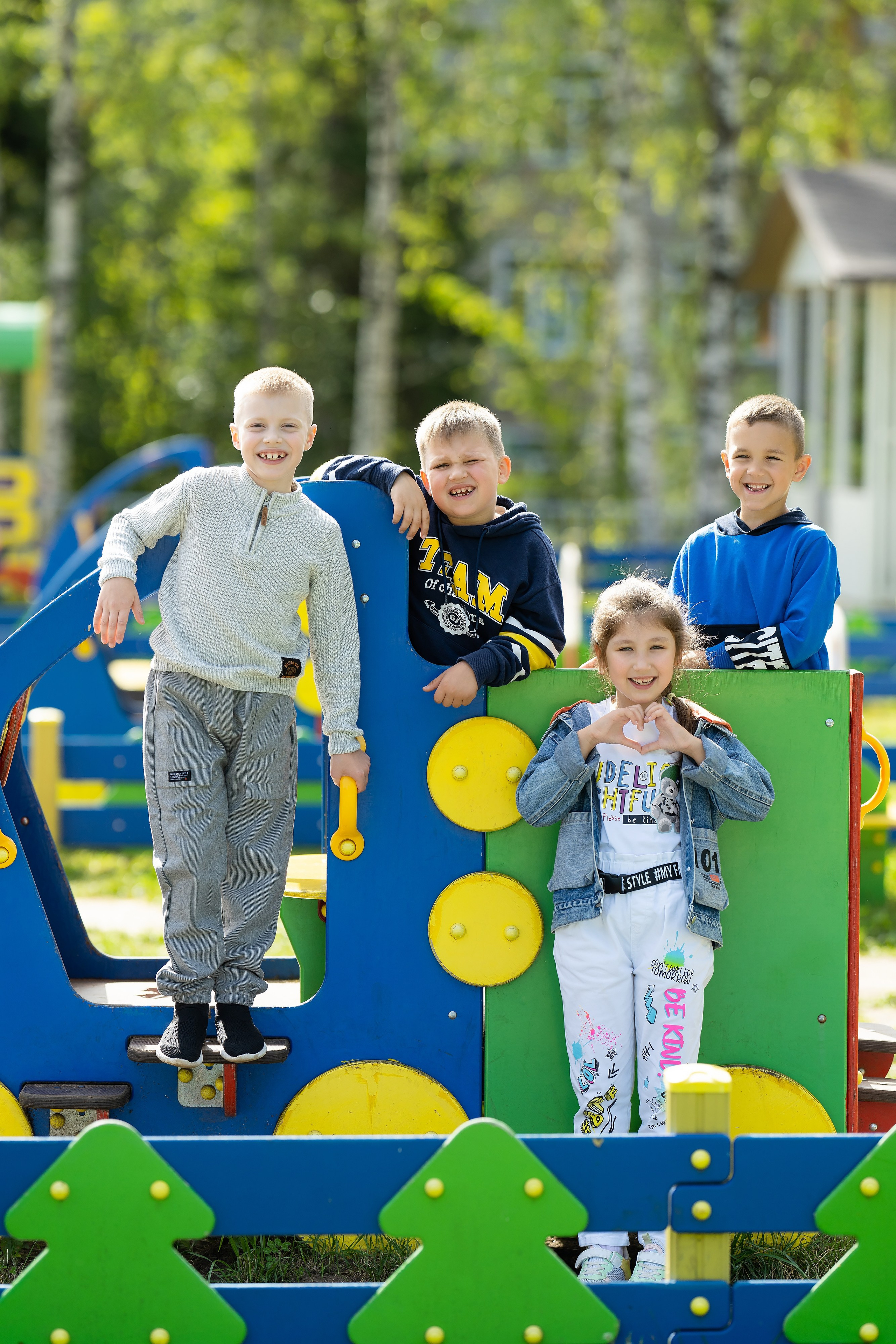 Фотографии, снятые в Д/С. Выпускные альбомы от Мамаевых, город Киров