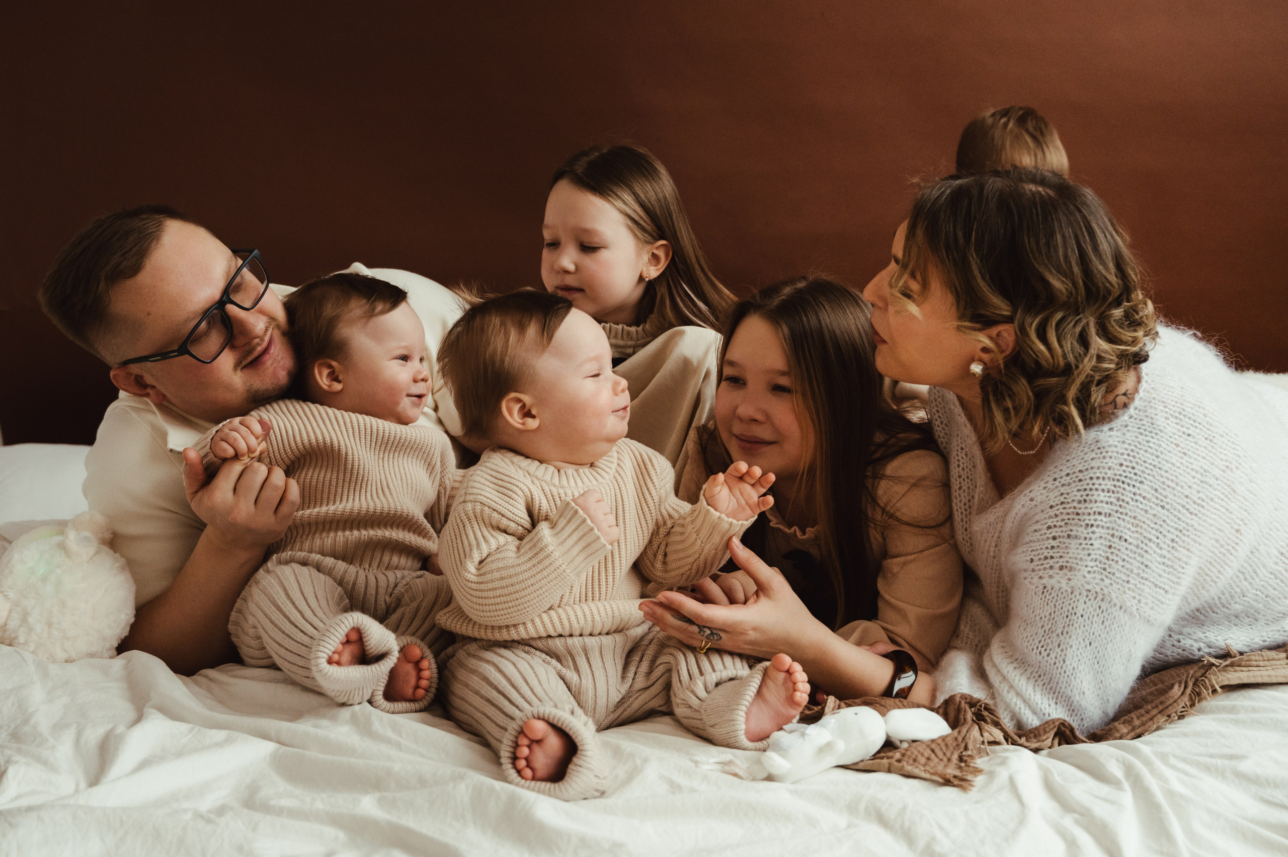 Семейная фотосъемка в Спб. Профессиональный фотограф беременности в СПБ. Стильные фотосессии беременности в стиле минимализм и классическая фотография