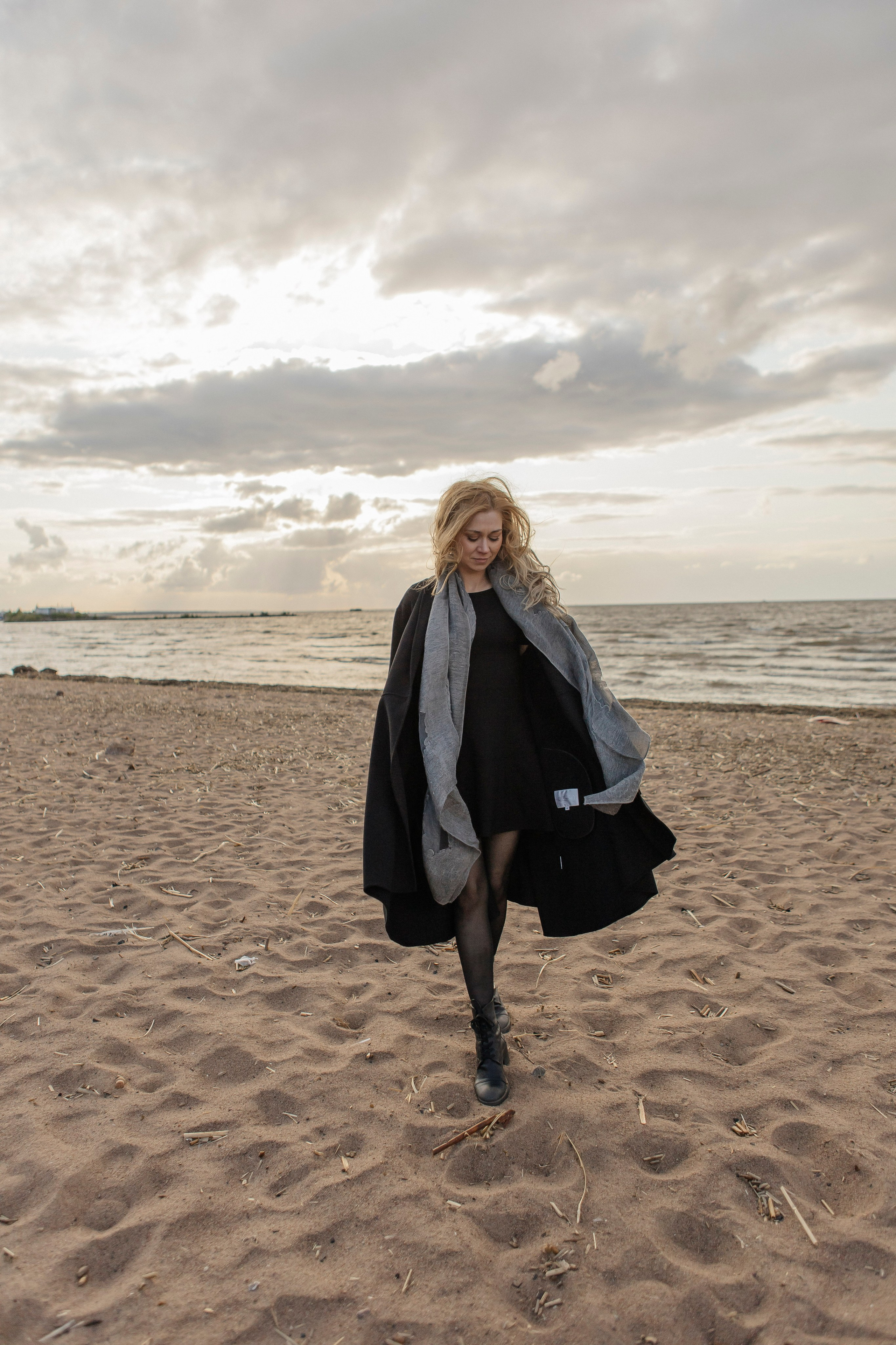 Оля на пляже. Свадебный семейный фотограф в Санкт-Петербурге СПб Евгения Гинзбург