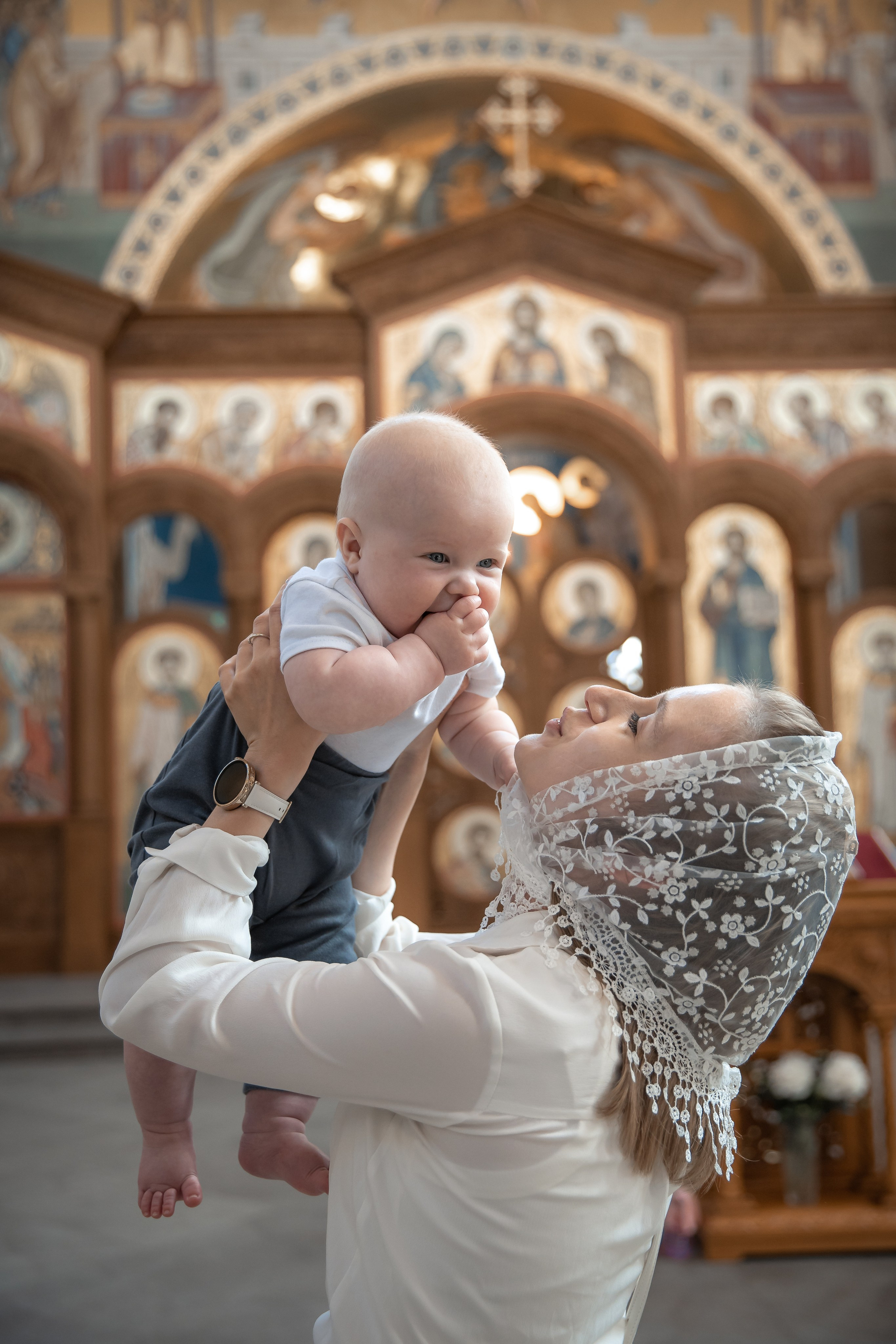 Таинство крещения. Фотограф FOTOBANKA