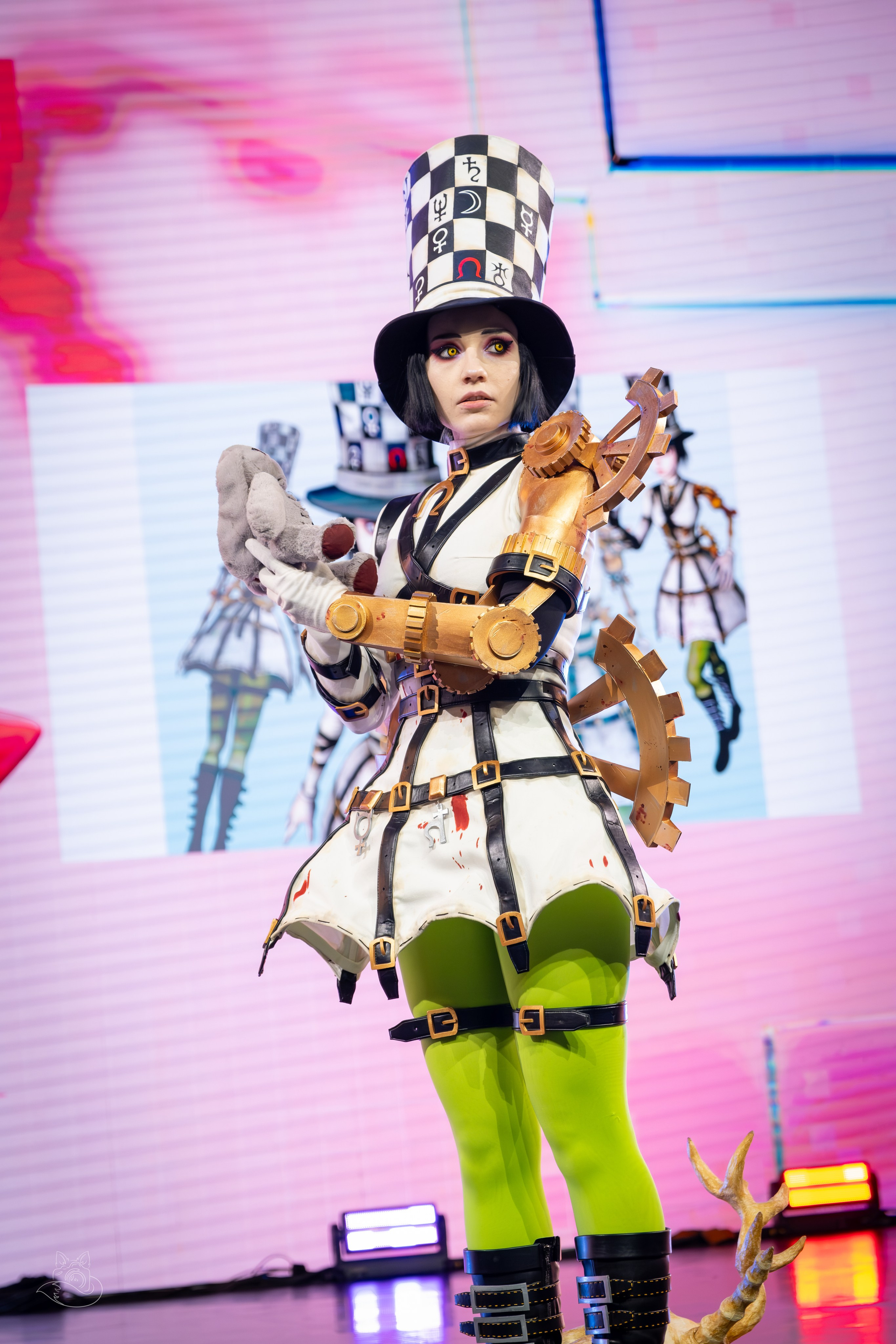Сцена РЭД ЭКСПО 2024. Косплей фотограф