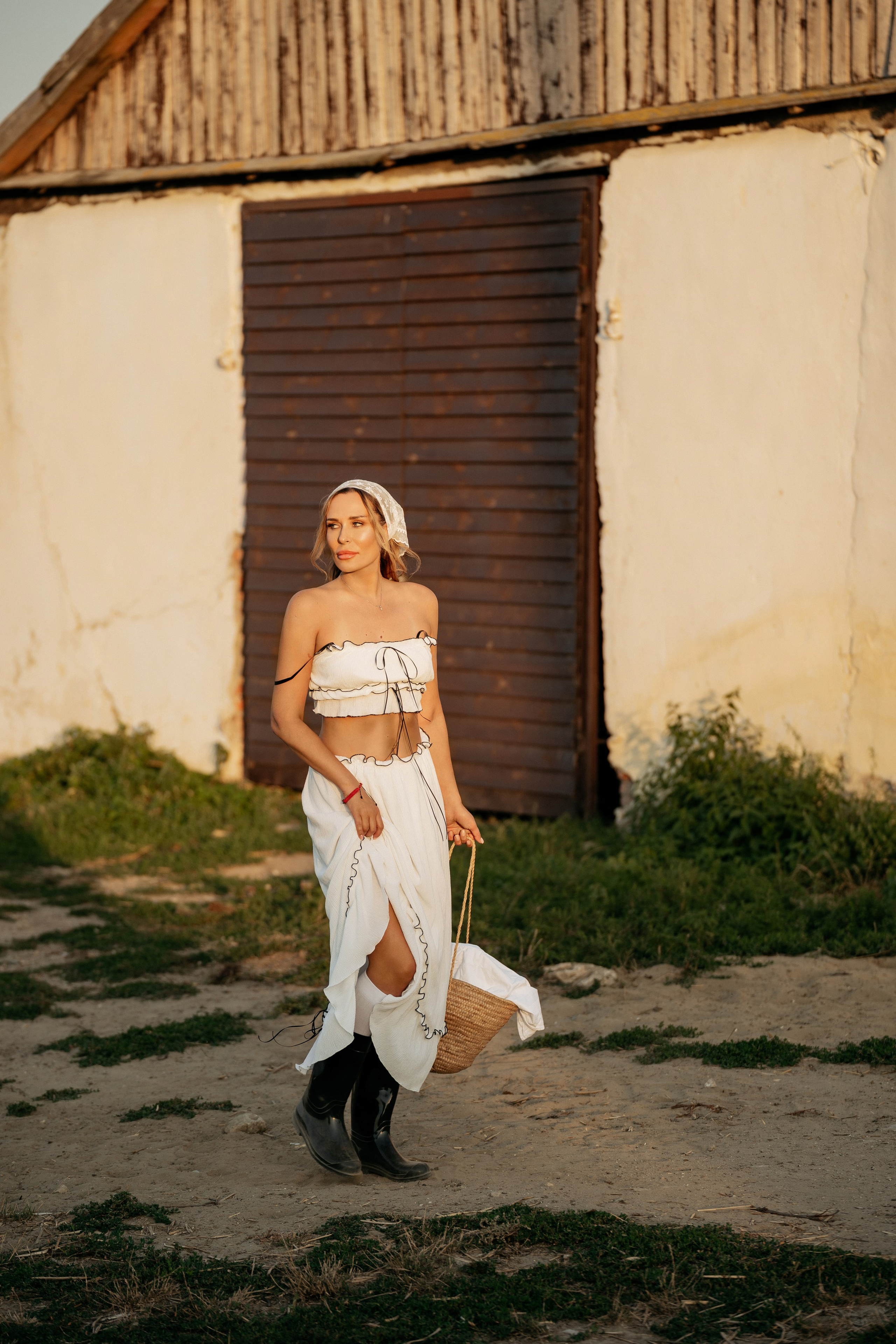 Индивидуальная фотосессия в утренних лучах на ферме. Фотограф Анапа, Геленджик, Новороссийск, Кучугуры, Голубицкая, Абрау-Дюрсо.