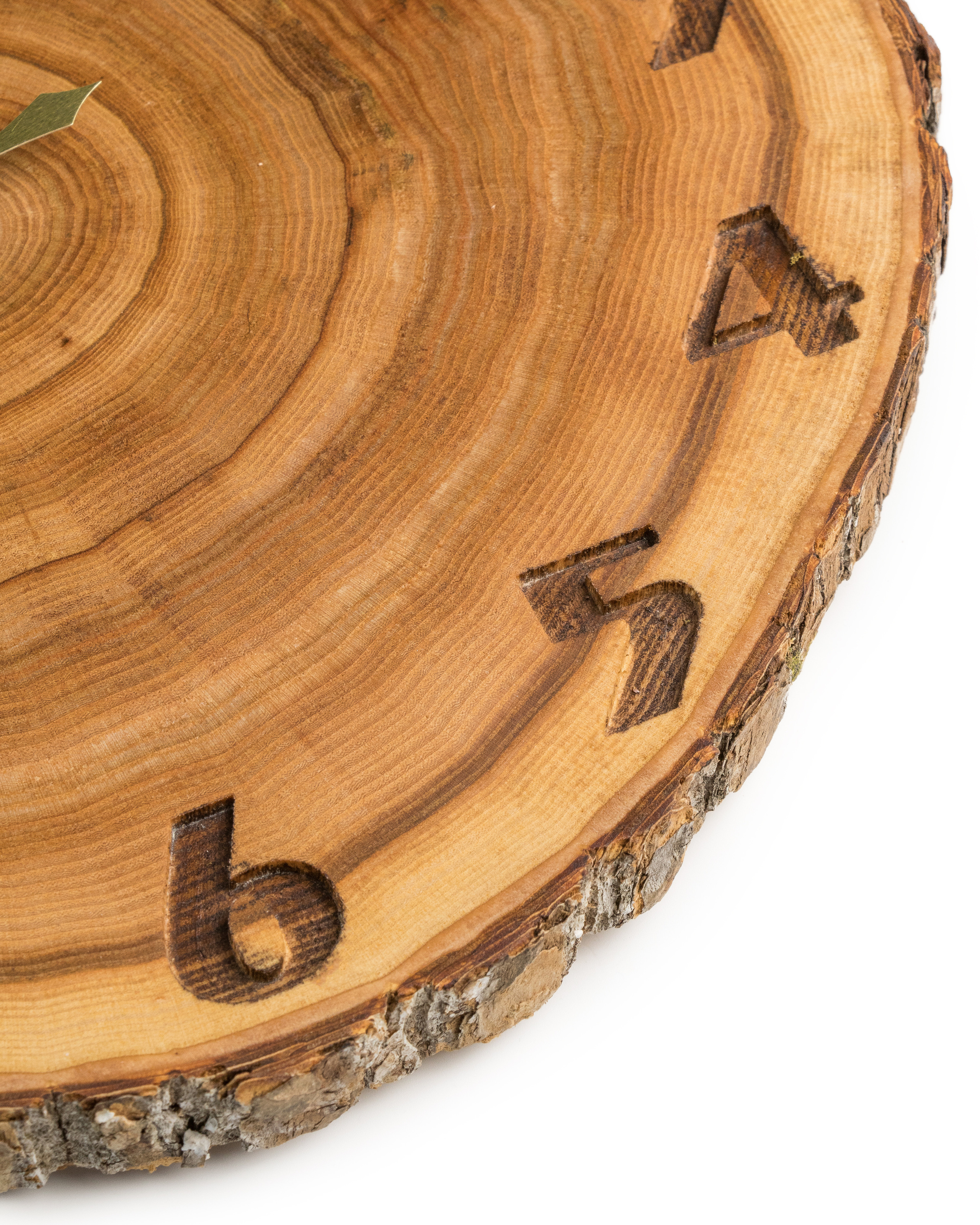 Часы из массива. Предметная фотосъемка г. Пермь