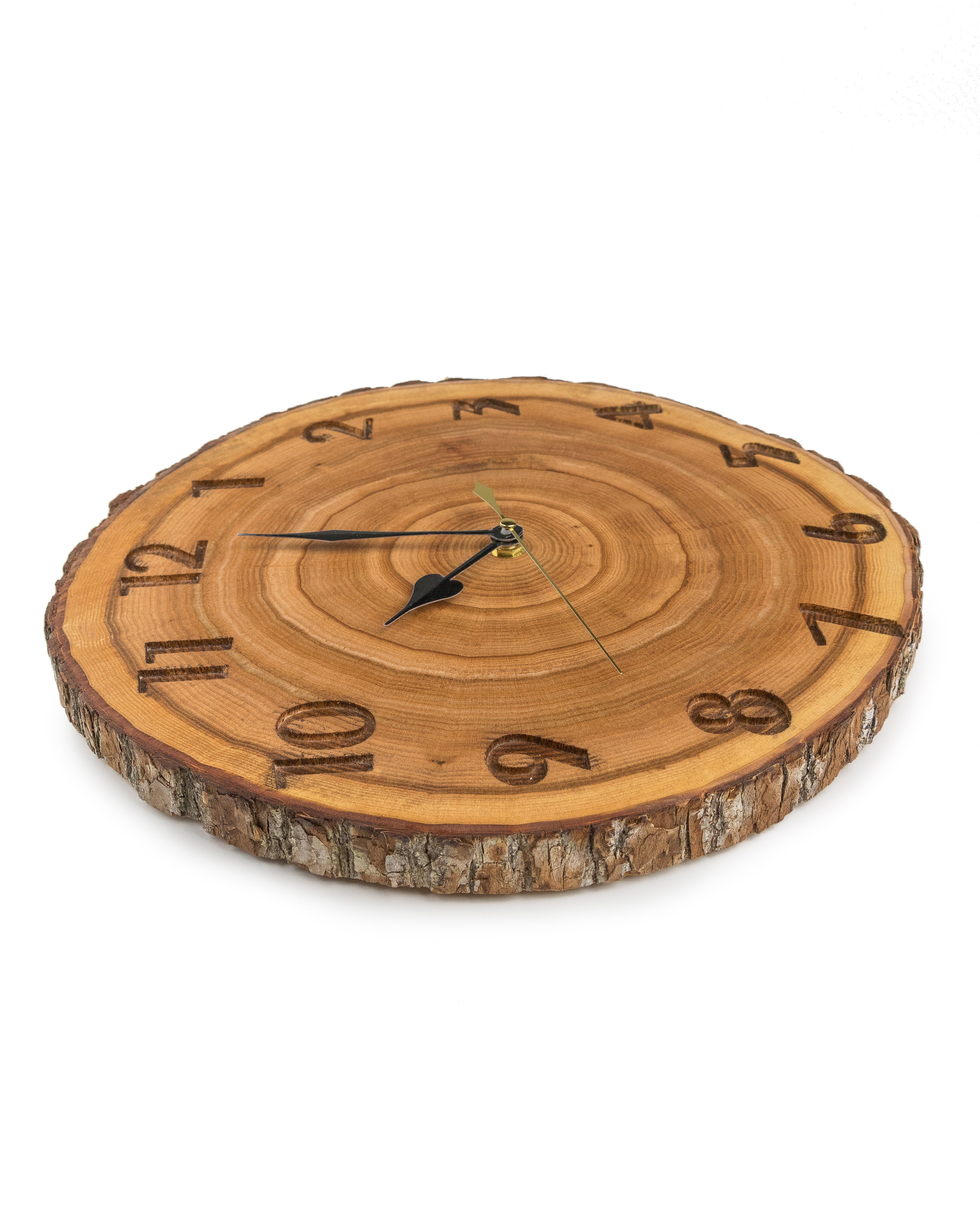 Часы из массива. Предметная фотосъемка г. Пермь