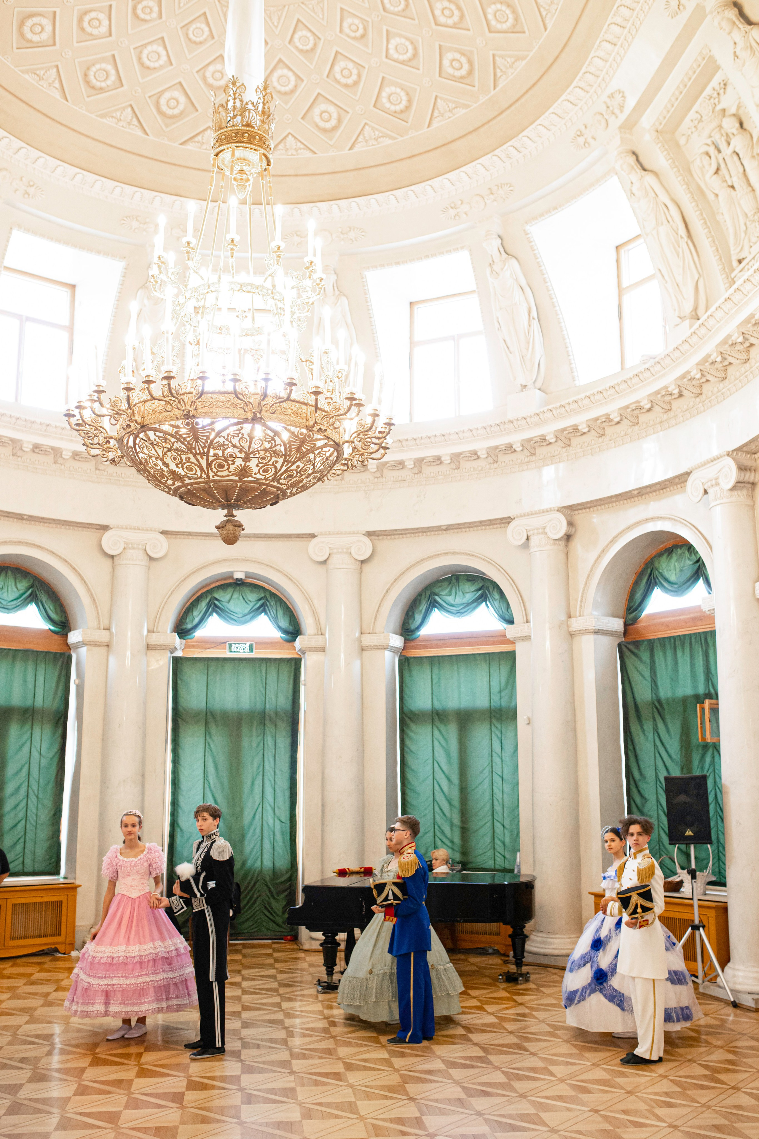 Костюмированный детский праздник во дворце. Фотограф на праздник, корпоратив, День Рождения и Юбилей в г. Санкт-Петербурге Алексей Анкушев