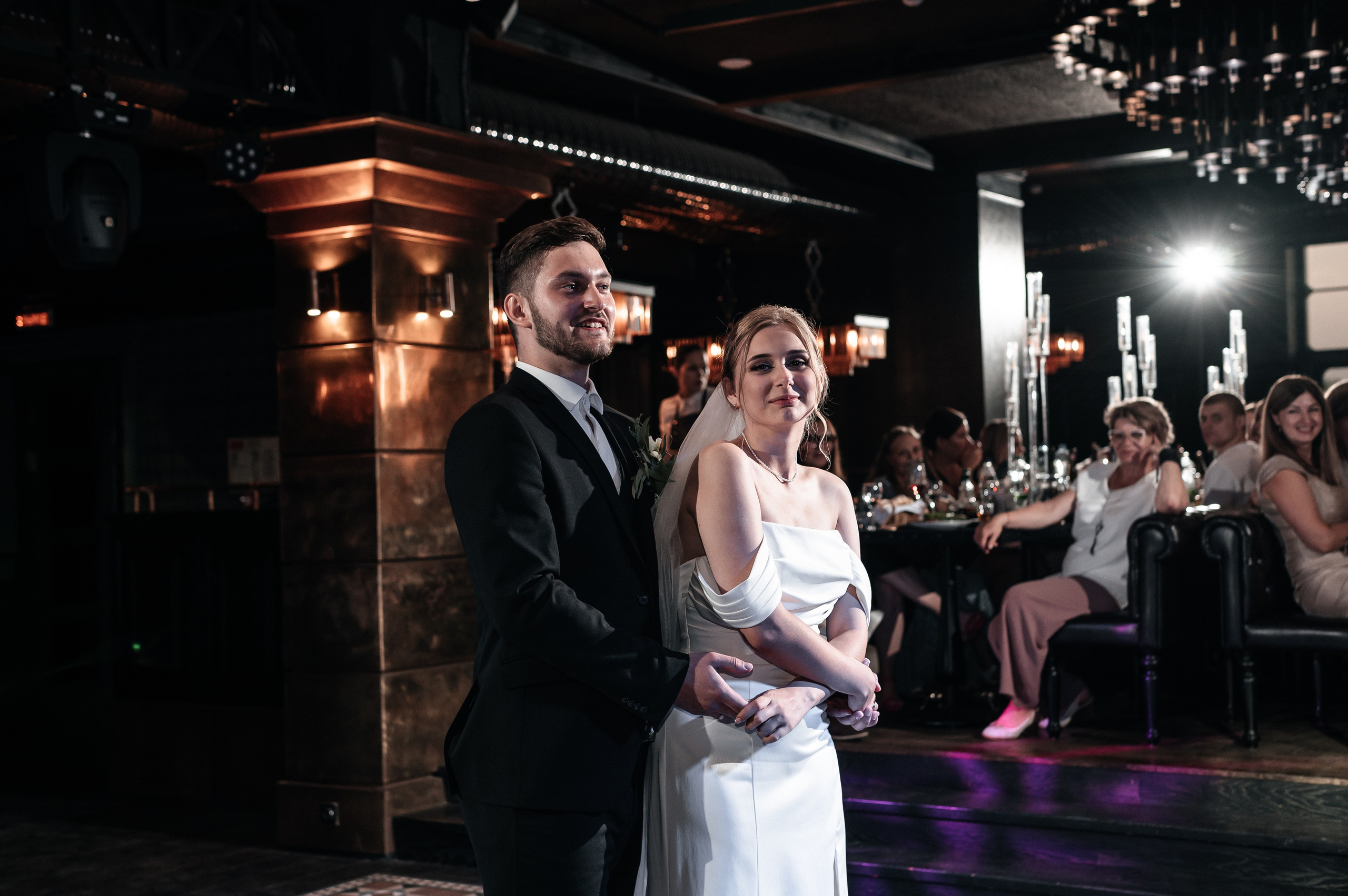 Даниил и Валерия. Черная утка. Полный день. Фотограф Екатерина Бочарникова