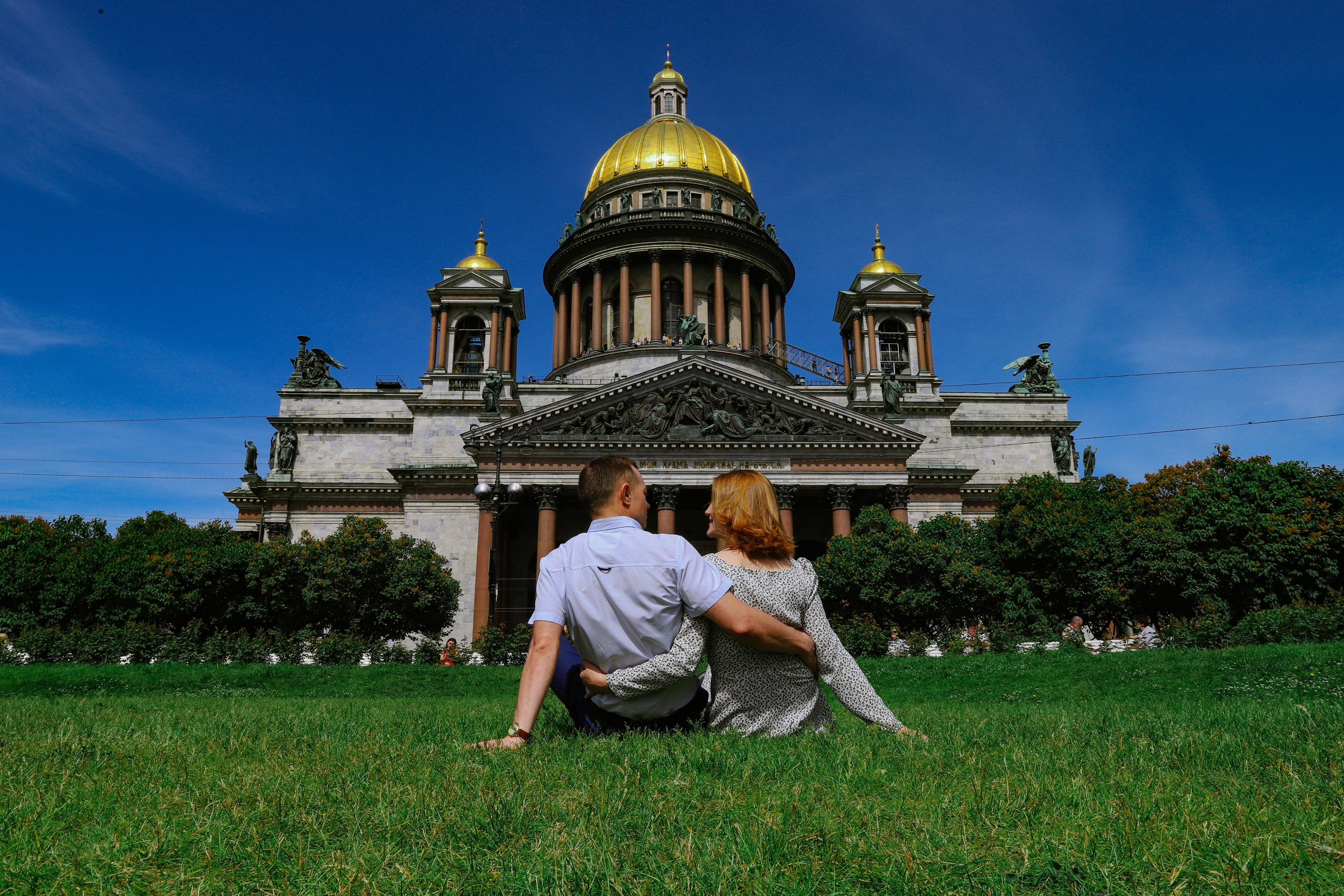 Татьяна с супругом Исакиеский собор + зеркальный дворик. Фотограф и Видеограф в Санкт-Петербурге Алиса Шандрик