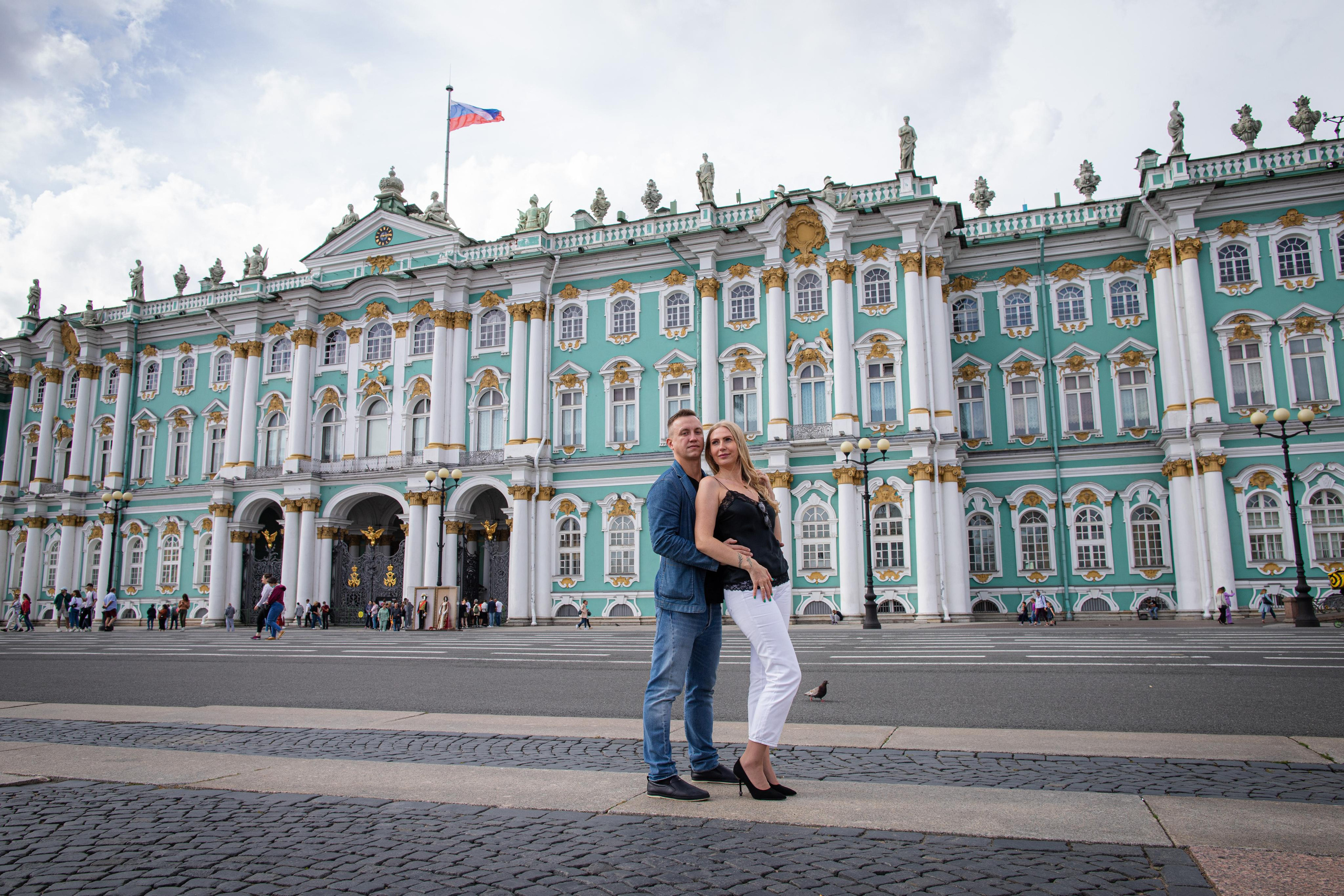 Марина и Сергей прогулка по достопримечательностям СПб. Фотограф и Видеограф в Санкт-Петербурге Алиса Шандрик
