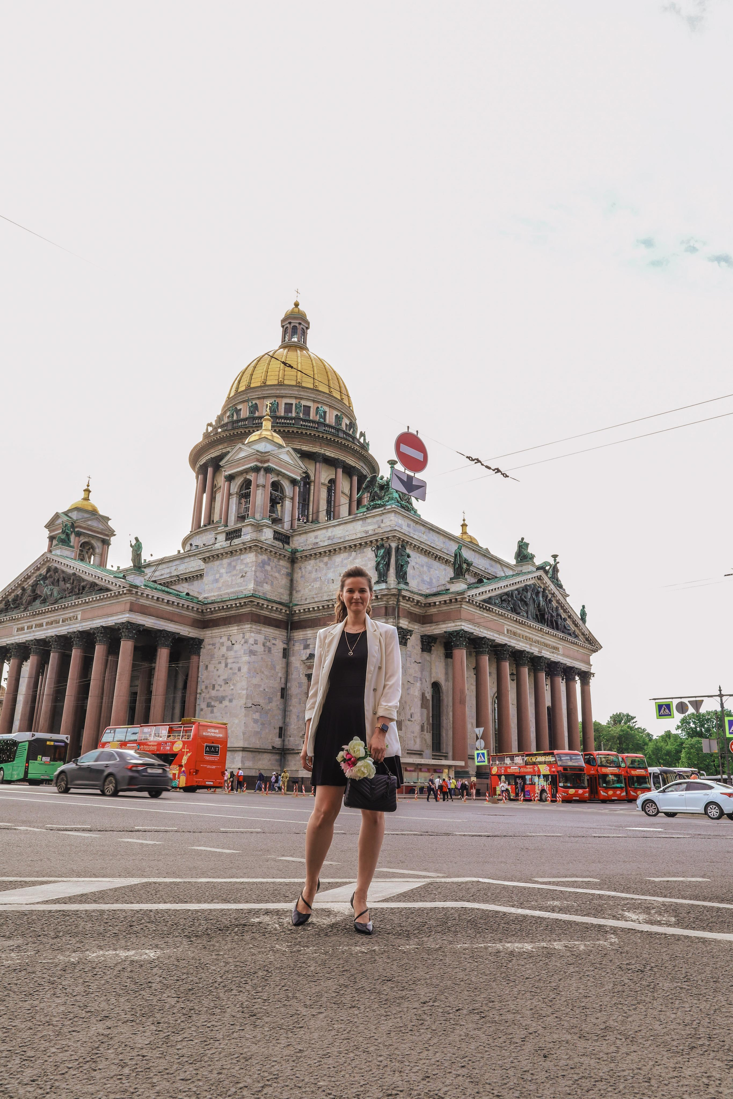 Настя Исакиевский собор + зеркальный дворик. Фотограф и Видеограф в Санкт-Петербурге Алиса Шандрик