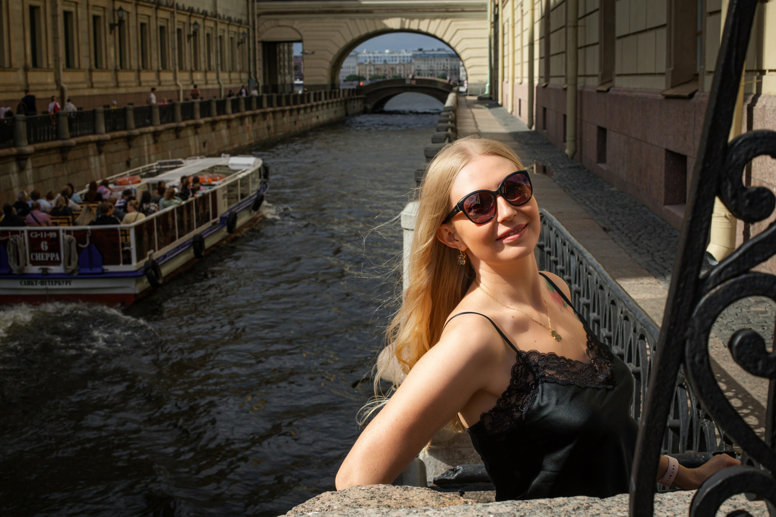 Марина и Сергей прогулка по достопримечательностям СПб. Фотограф и Видеограф в Санкт-Петербурге Алиса Шандрик