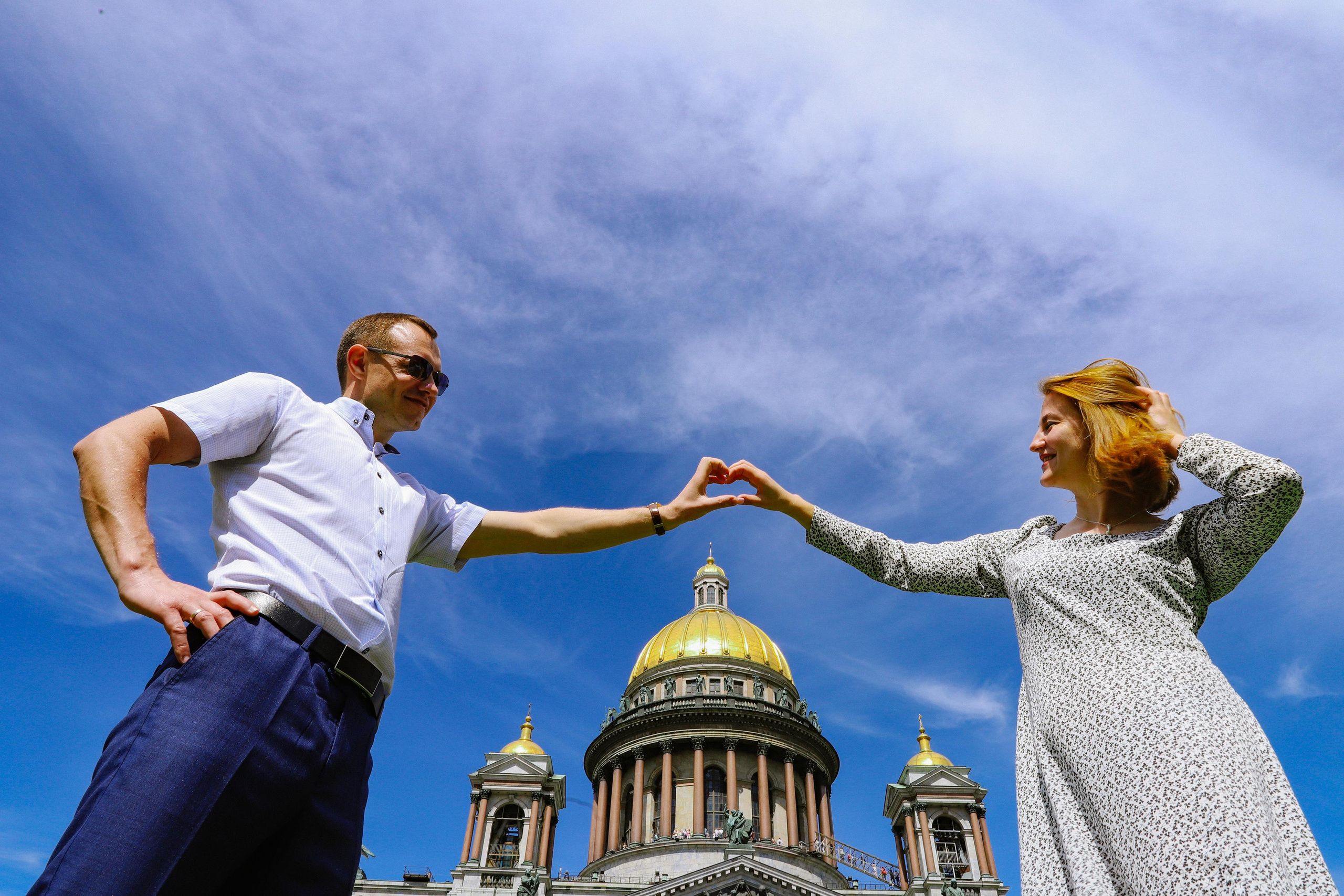 Татьяна с супругом Исакиеский собор + зеркальный дворик. Фотограф и Видеограф в Санкт-Петербурге Алиса Шандрик