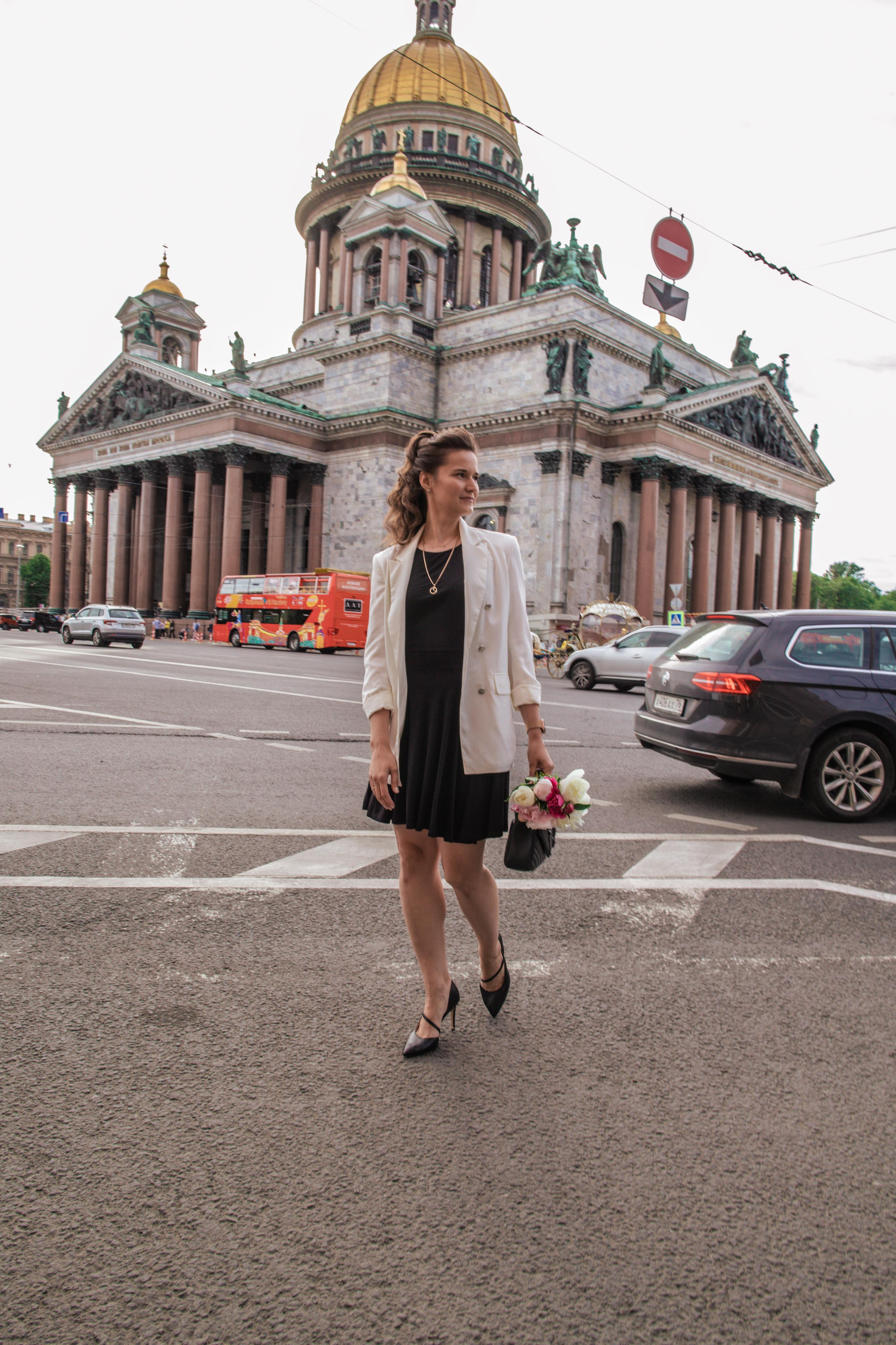 Настя Исакиевский собор + зеркальный дворик. Фотограф и Видеограф в Санкт-Петербурге Алиса Шандрик