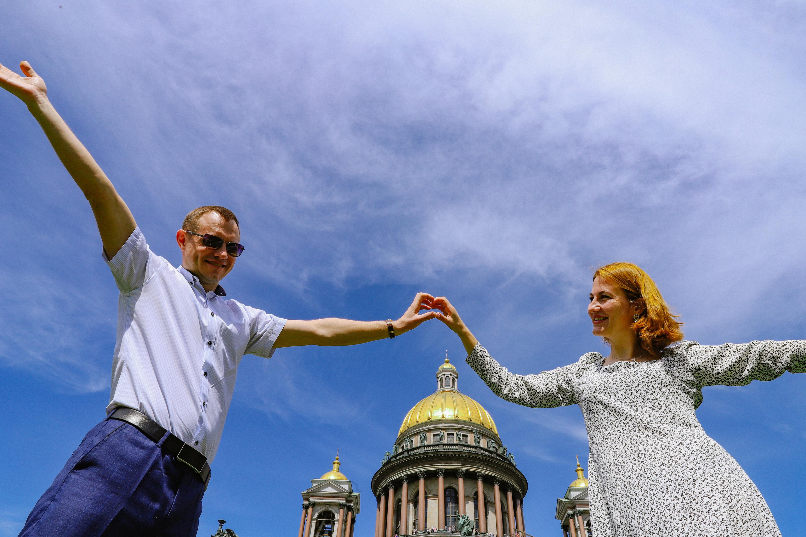 Татьяна с супругом Исакиеский собор + зеркальный дворик. Фотограф и Видеограф в Санкт-Петербурге Алиса Шандрик