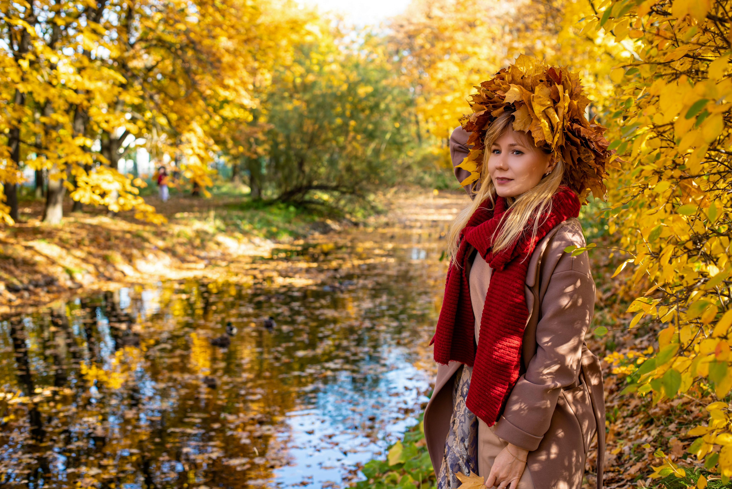 Осень. Парк победы Аня с Лерой. Фотограф и Видеограф в Санкт-Петербурге Алиса Шандрик