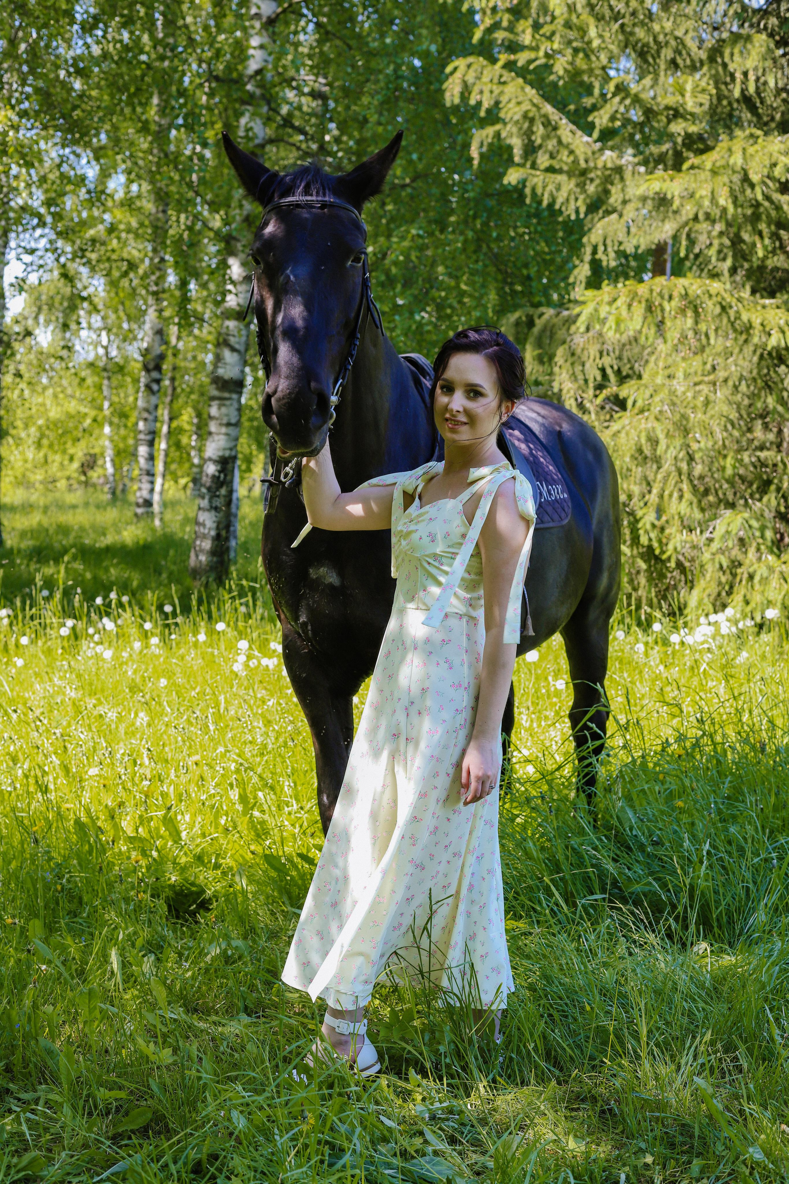 Старая Ладога с лошадью Катя и Сергей. Фотограф и Видеограф в Санкт-Петербурге Алиса Шандрик