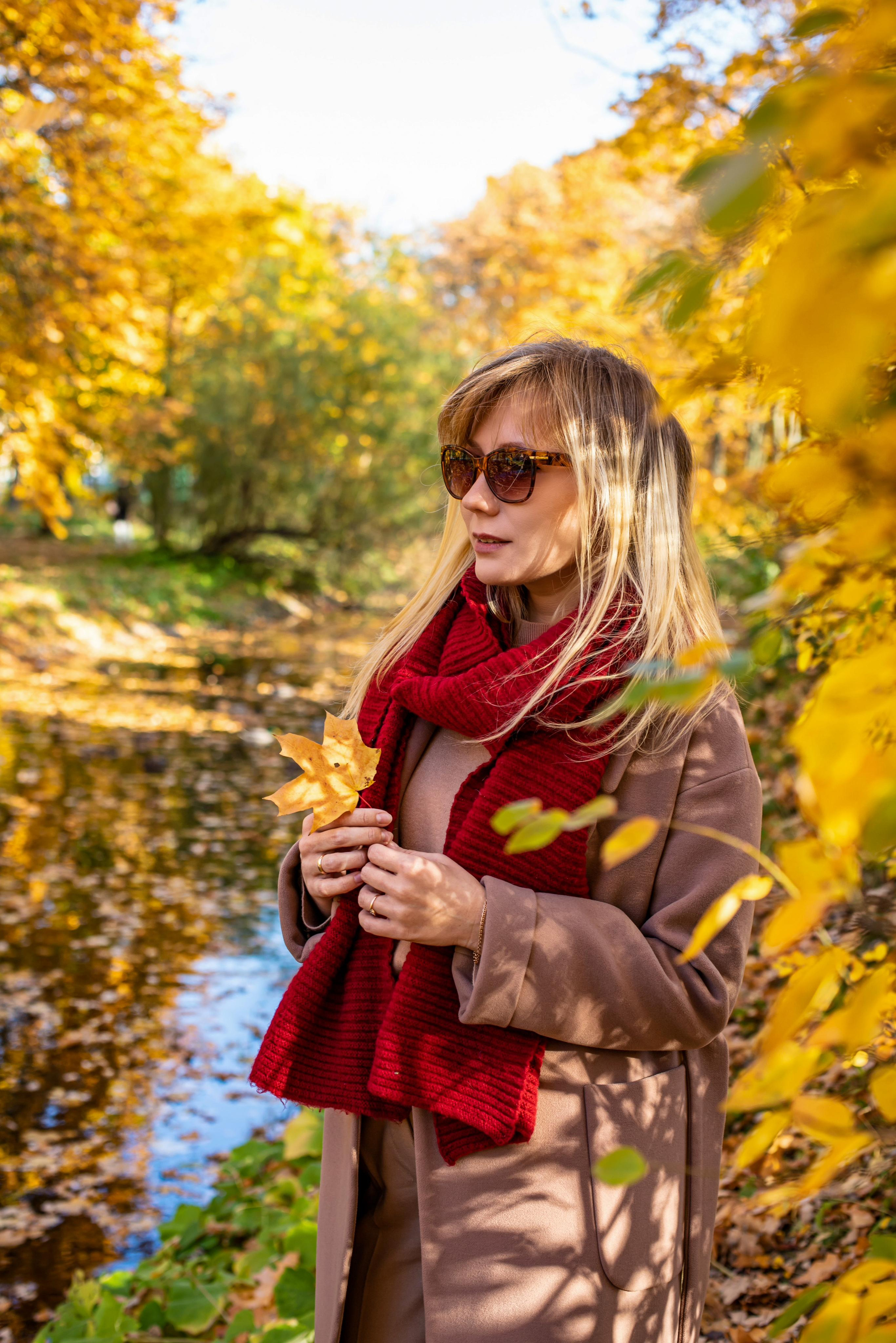 Осень. Парк победы Аня с Лерой. Фотограф и Видеограф в Санкт-Петербурге Алиса Шандрик