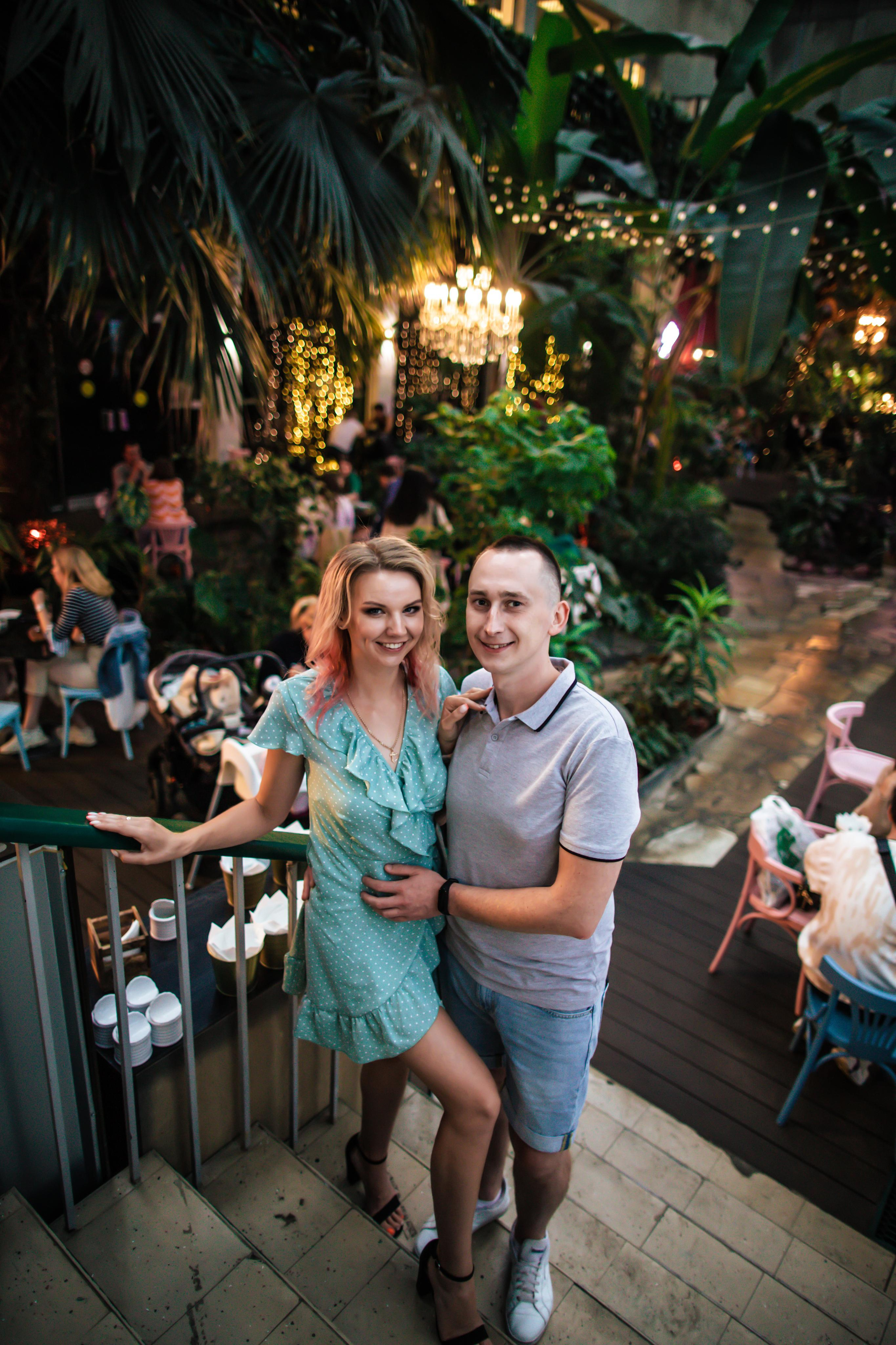 Катя с супругом Петроградка + Шоколад бар. Фотограф и Видеограф в Санкт-Петербурге Алиса Шандрик