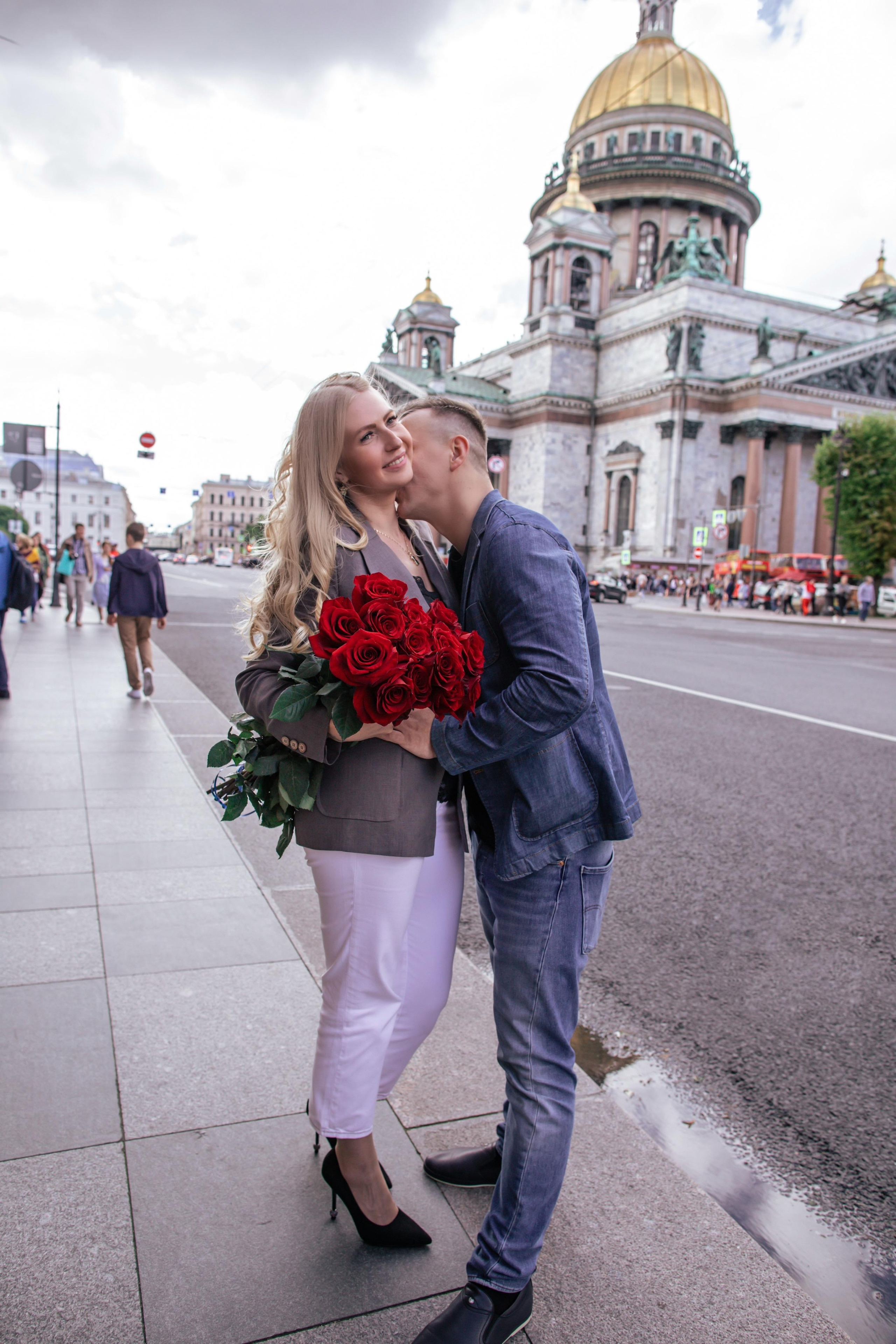 Марина и Сергей прогулка по достопримечательностям СПб. Фотограф и Видеограф в Санкт-Петербурге Алиса Шандрик