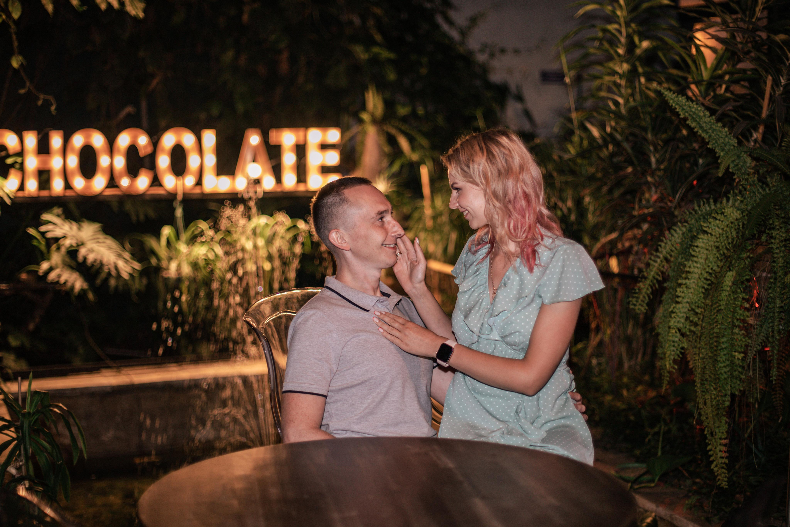 Катя с супругом Петроградка + Шоколад бар. Фотограф и Видеограф в Санкт-Петербурге Алиса Шандрик