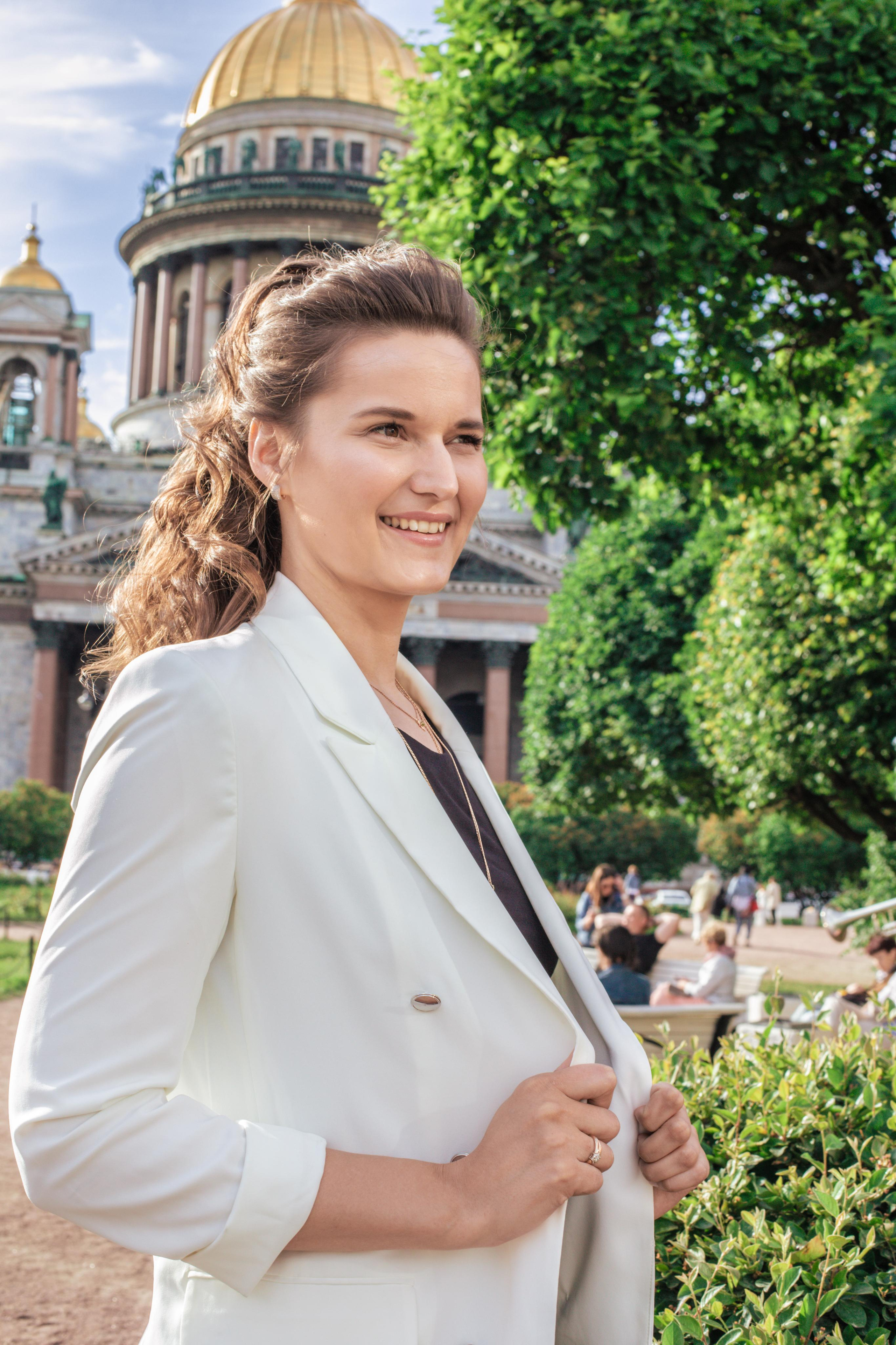 Настя Исакиевский собор + зеркальный дворик. Фотограф и Видеограф в Санкт-Петербурге Алиса Шандрик