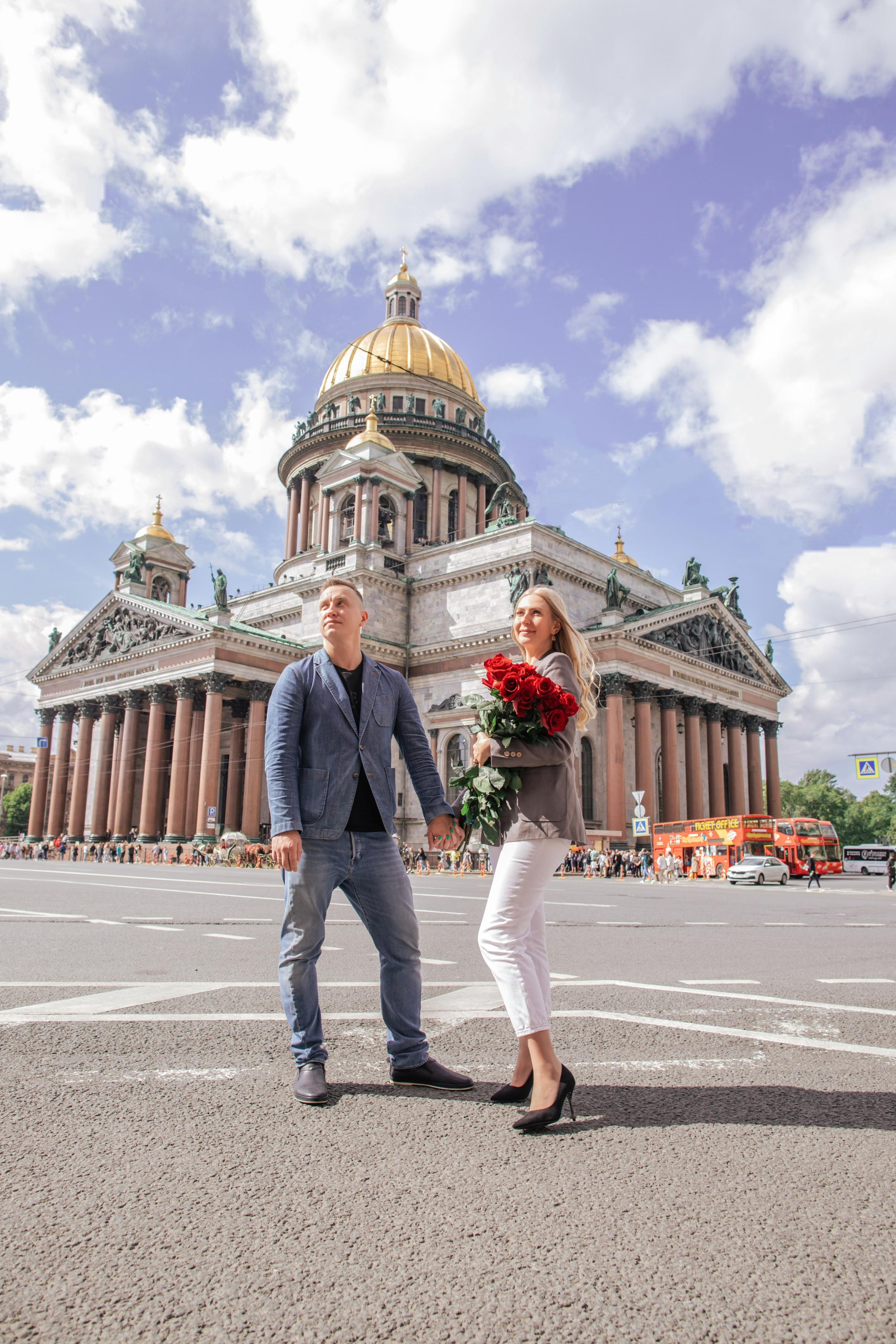 Марина и Сергей прогулка по достопримечательностям СПб. Фотограф и Видеограф в Санкт-Петербурге Алиса Шандрик