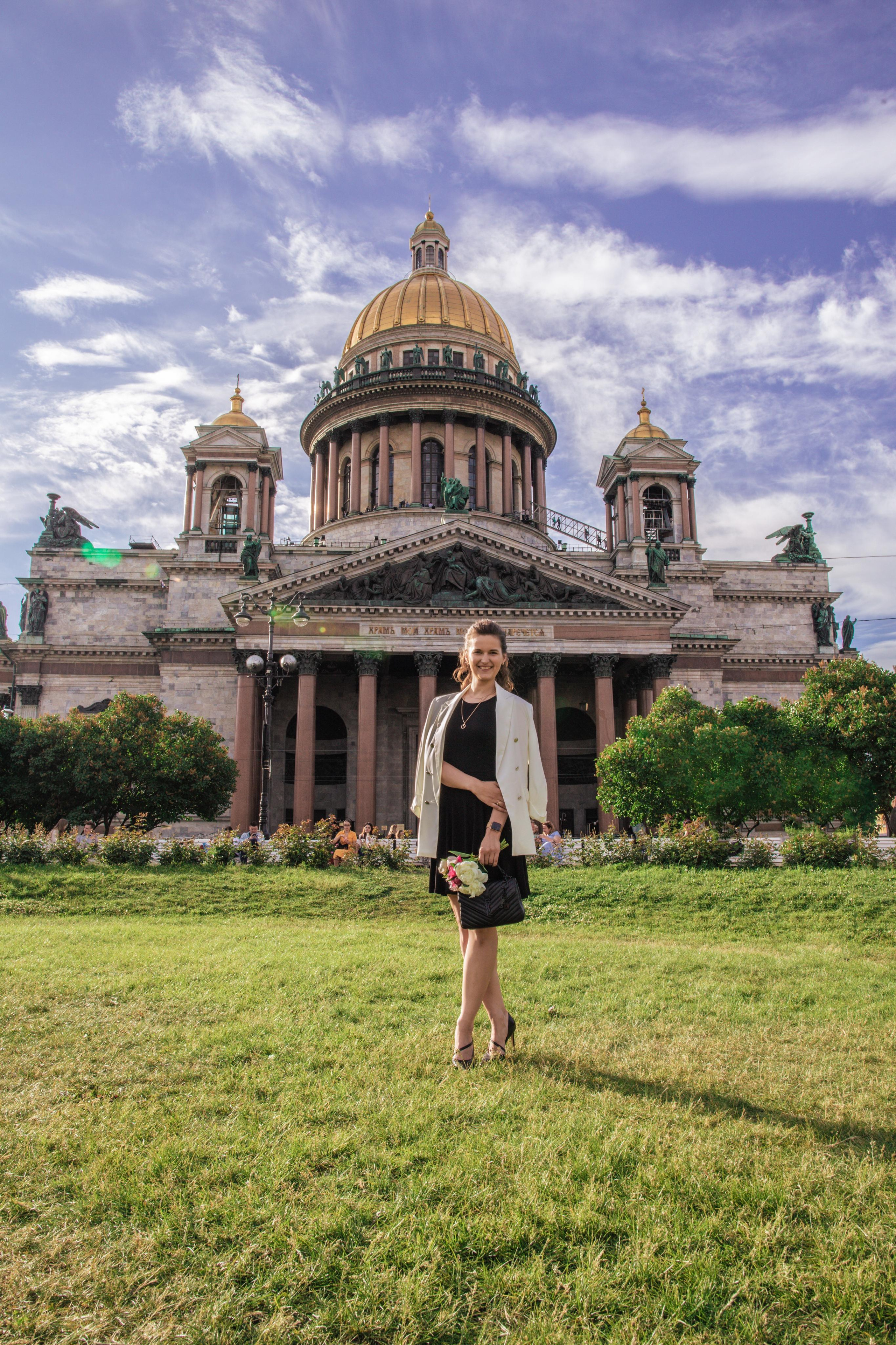 Настя Исакиевский собор + зеркальный дворик. Фотограф и Видеограф в Санкт-Петербурге Алиса Шандрик
