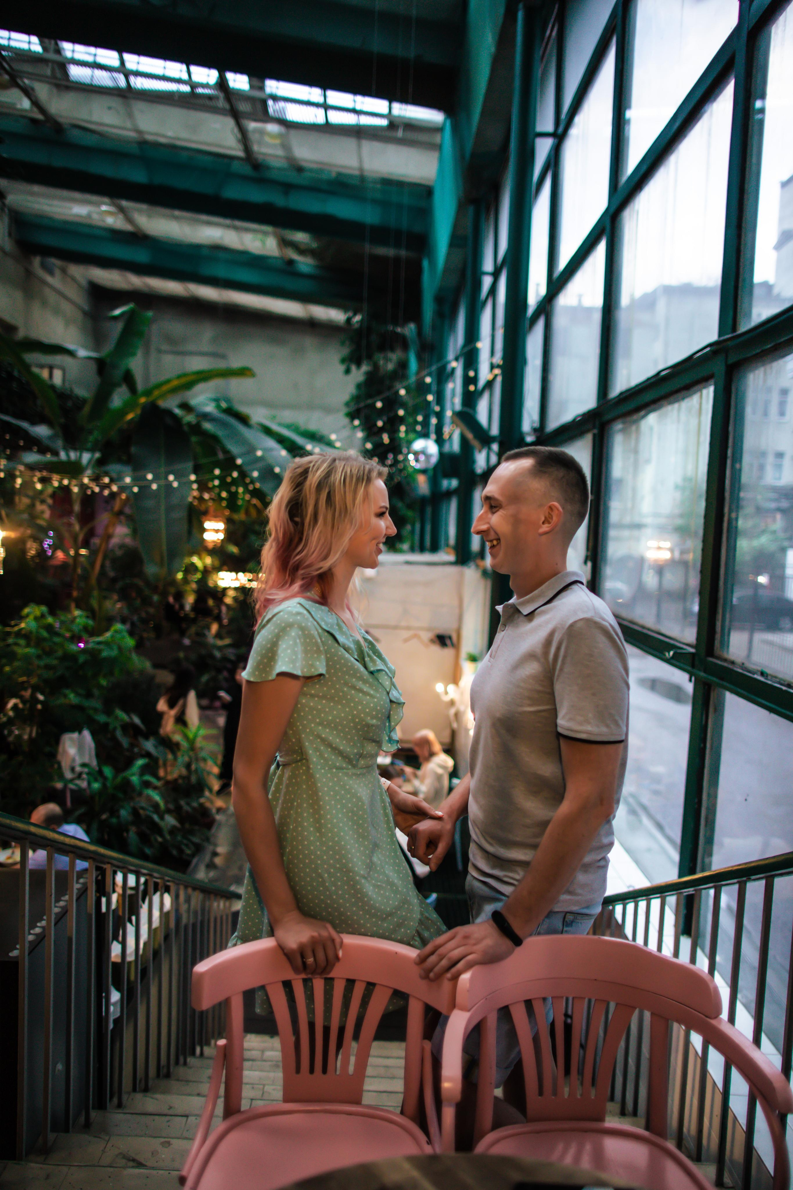 Катя с супругом Петроградка + Шоколад бар. Фотограф и Видеограф в Санкт-Петербурге Алиса Шандрик