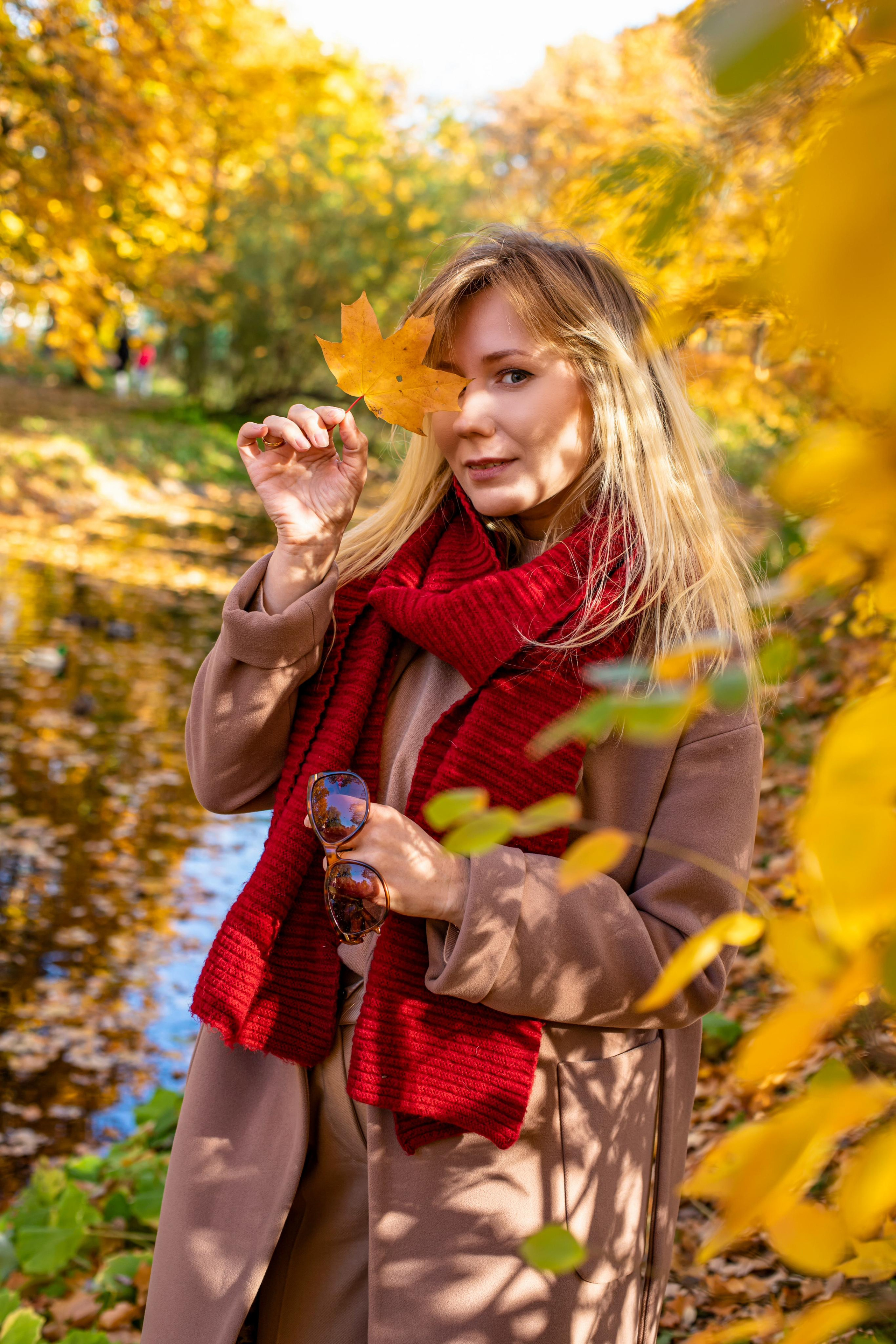 Осень. Парк победы Аня с Лерой. Фотограф и Видеограф в Санкт-Петербурге Алиса Шандрик