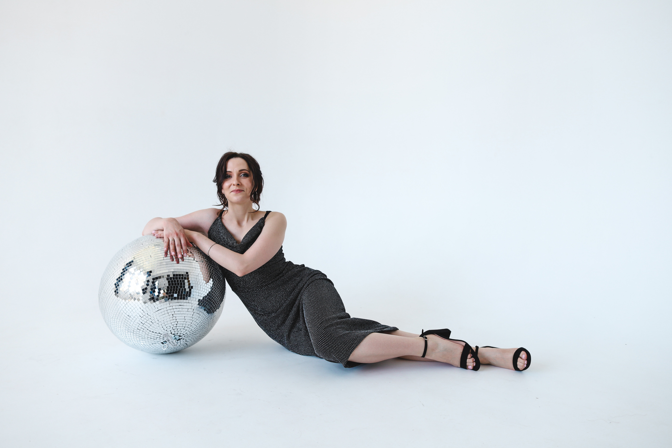 Катя с супругом т шаром. Фотограф и Видеограф в Санкт-Петербурге Алиса Шандрик