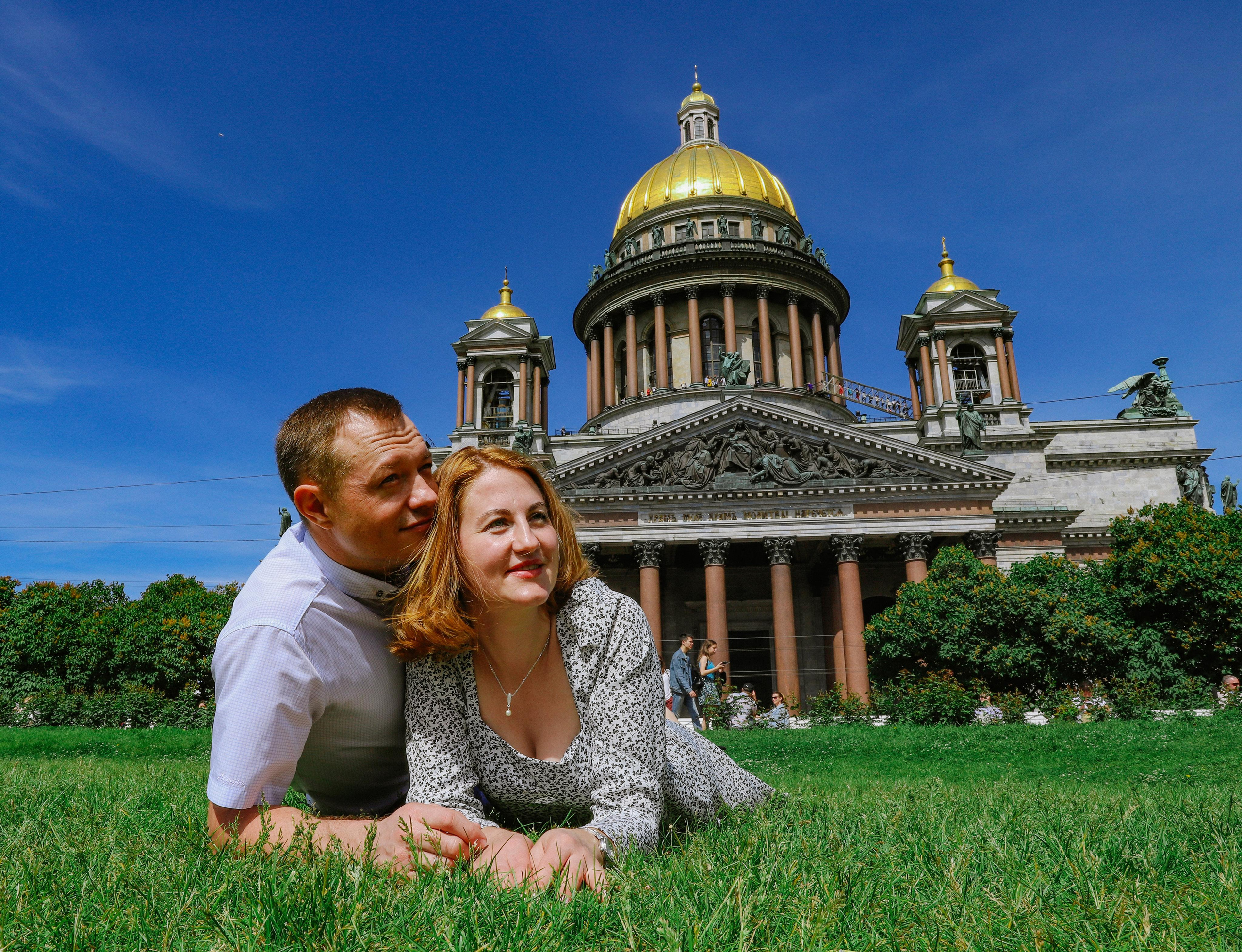 Татьяна с супругом Исакиеский собор + зеркальный дворик. Фотограф и Видеограф в Санкт-Петербурге Алиса Шандрик