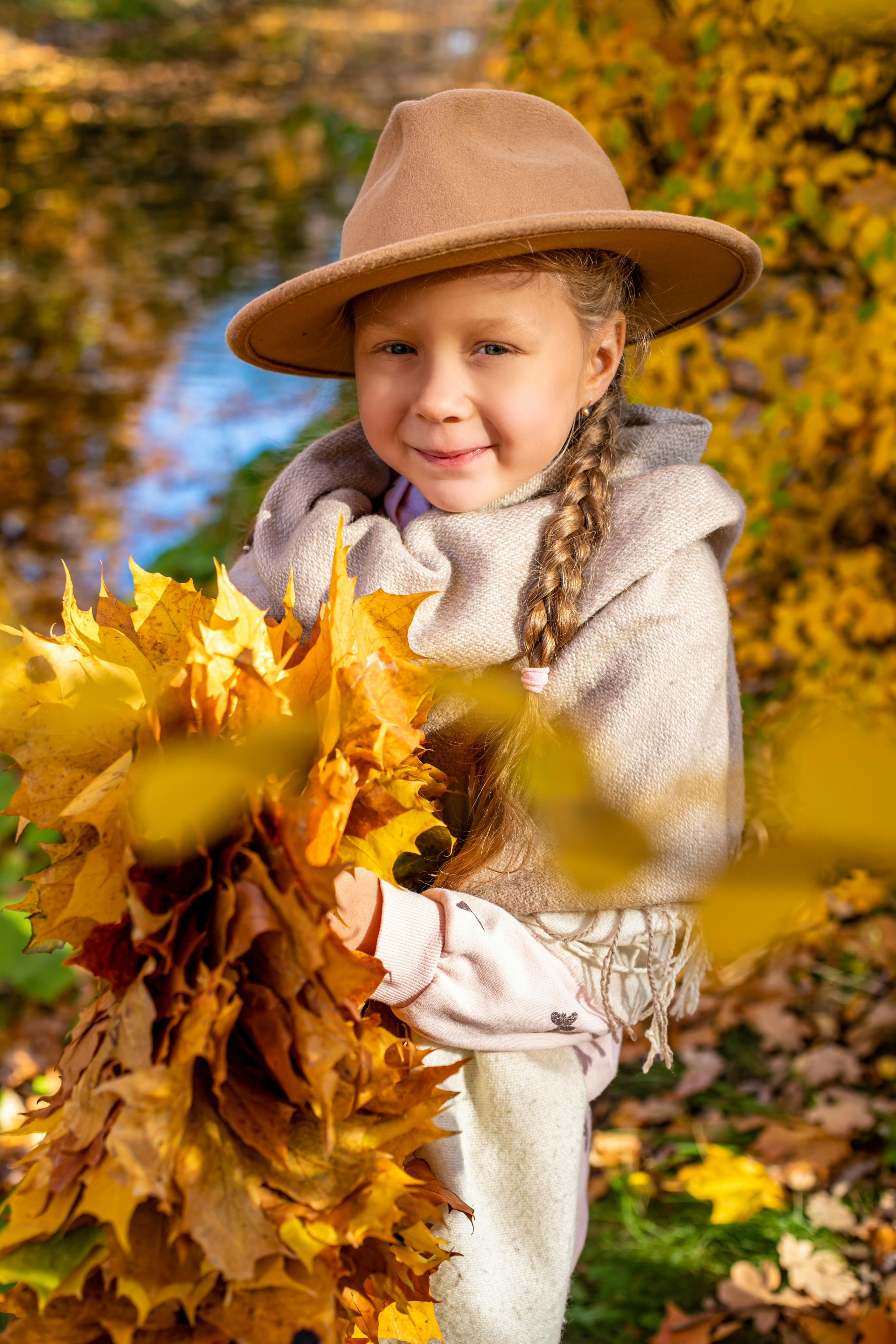 Осень. Парк победы Аня с Лерой. Фотограф и Видеограф в Санкт-Петербурге Алиса Шандрик