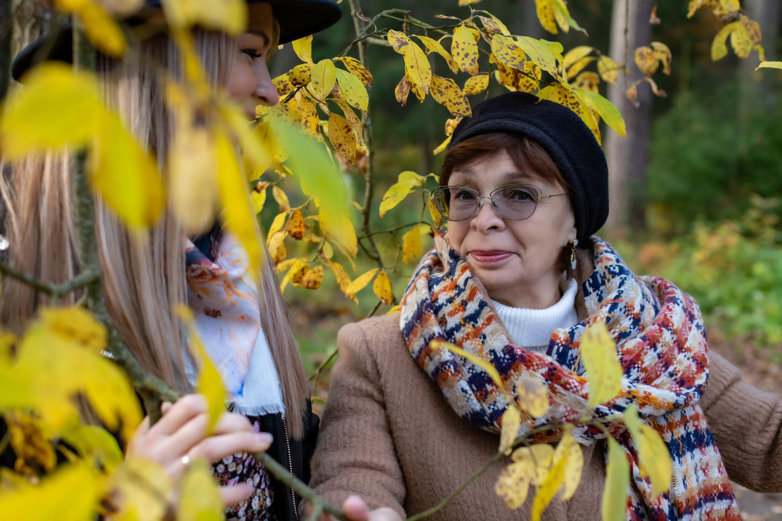 Аня с мамой Шуваловский парк. Фотограф и Видеограф в Санкт-Петербурге Алиса Шандрик