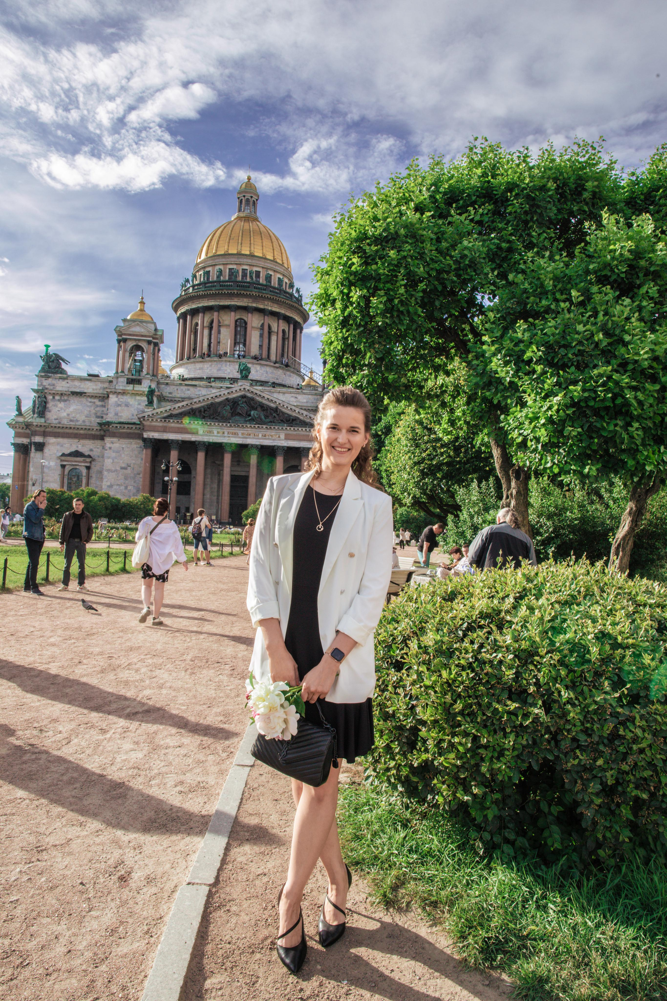 Настя Исакиевский собор + зеркальный дворик. Фотограф и Видеограф в Санкт-Петербурге Алиса Шандрик