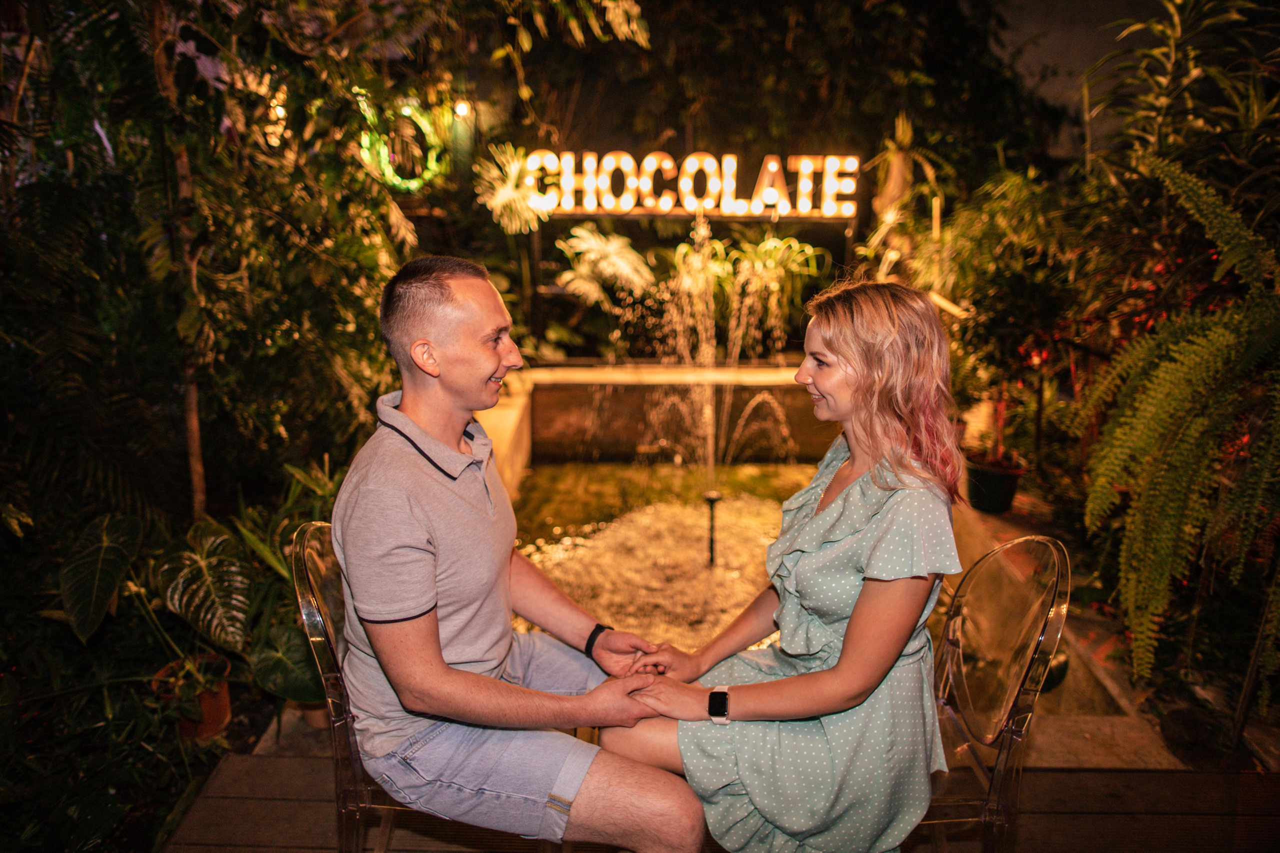 Катя с супругом Петроградка + Шоколад бар. Фотограф и Видеограф в Санкт-Петербурге Алиса Шандрик