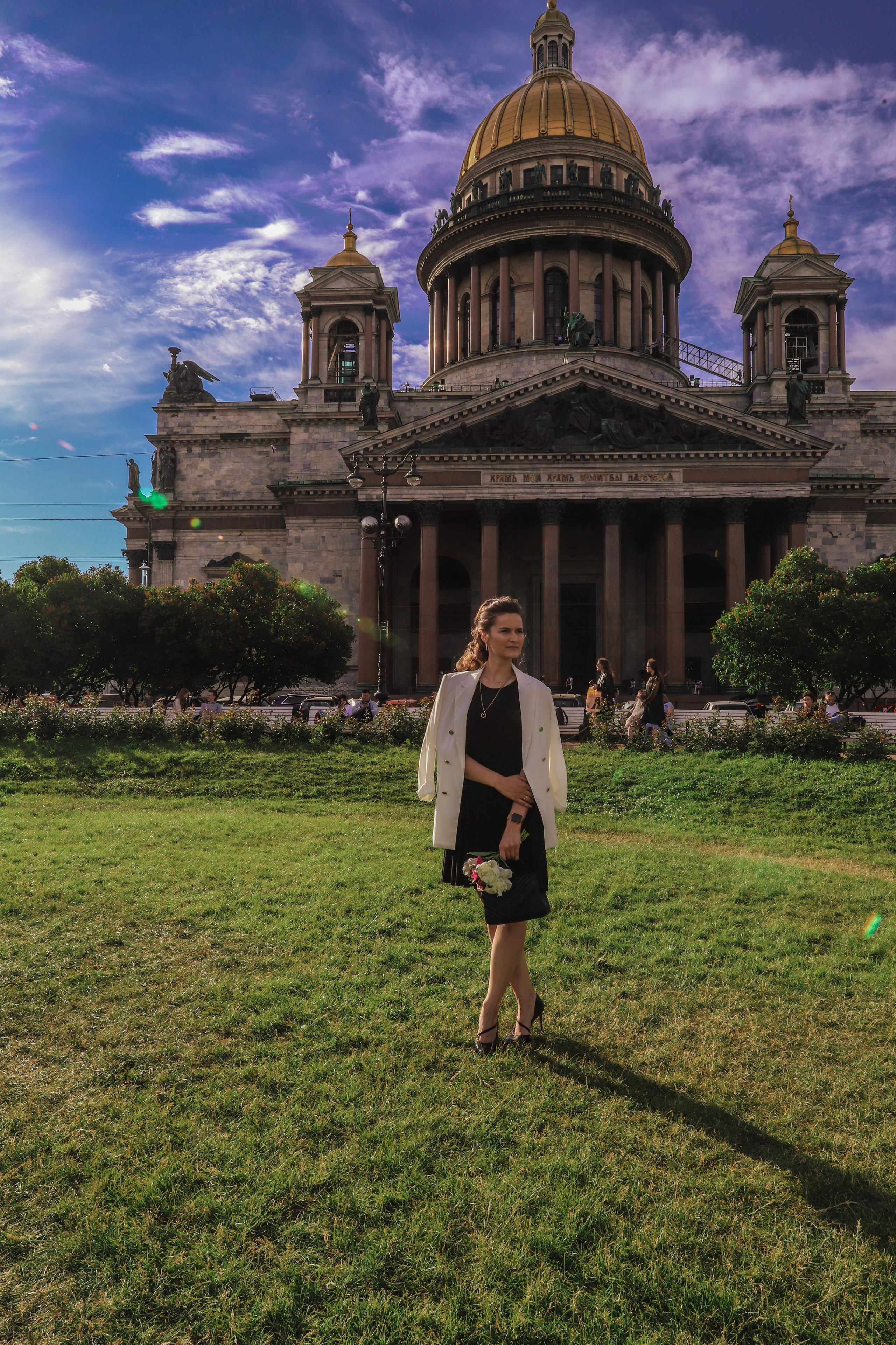 Настя Исакиевский собор + зеркальный дворик. Фотограф и Видеограф в Санкт-Петербурге Алиса Шандрик