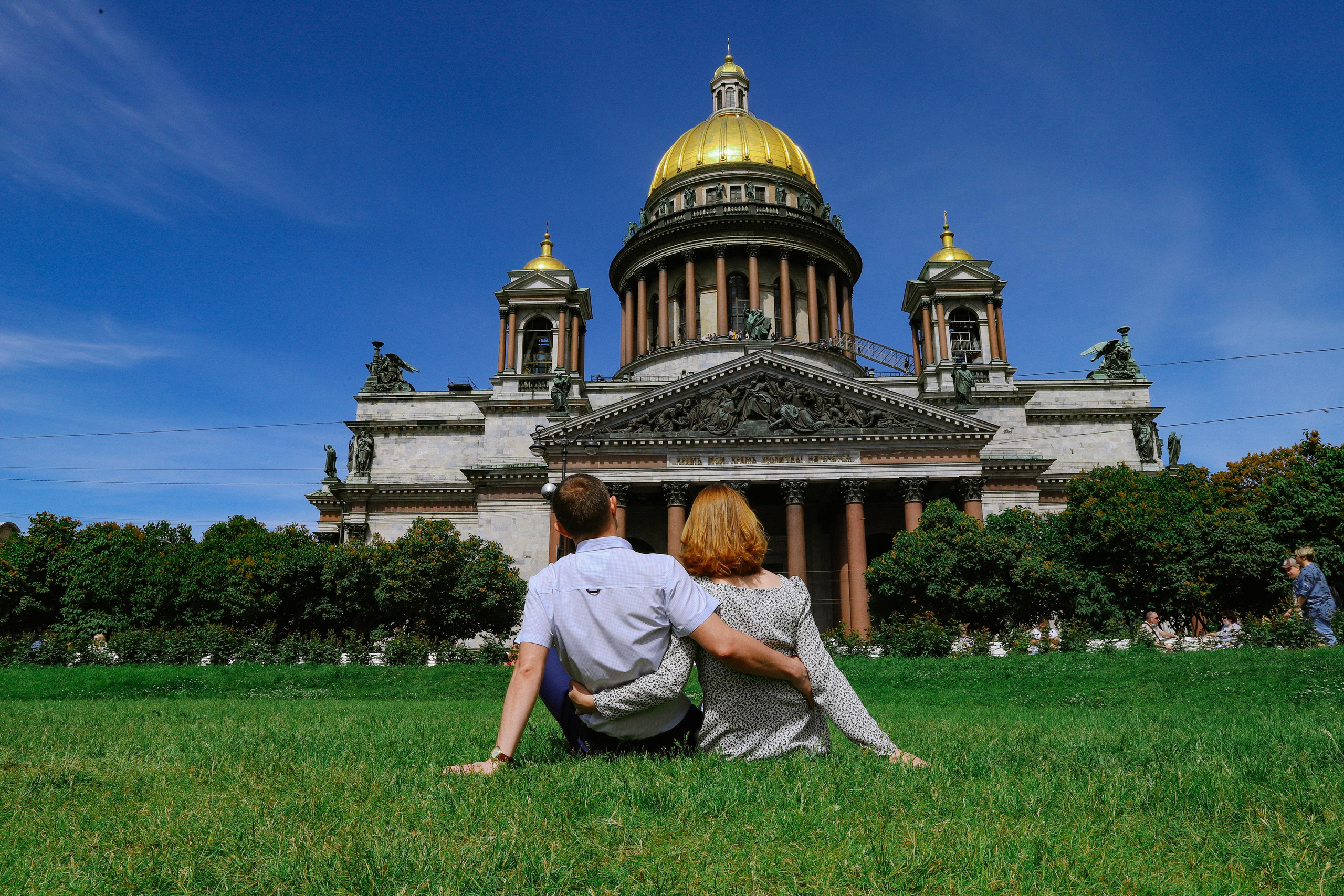 Татьяна с супругом Исакиеский собор + зеркальный дворик. Фотограф и Видеограф в Санкт-Петербурге Алиса Шандрик