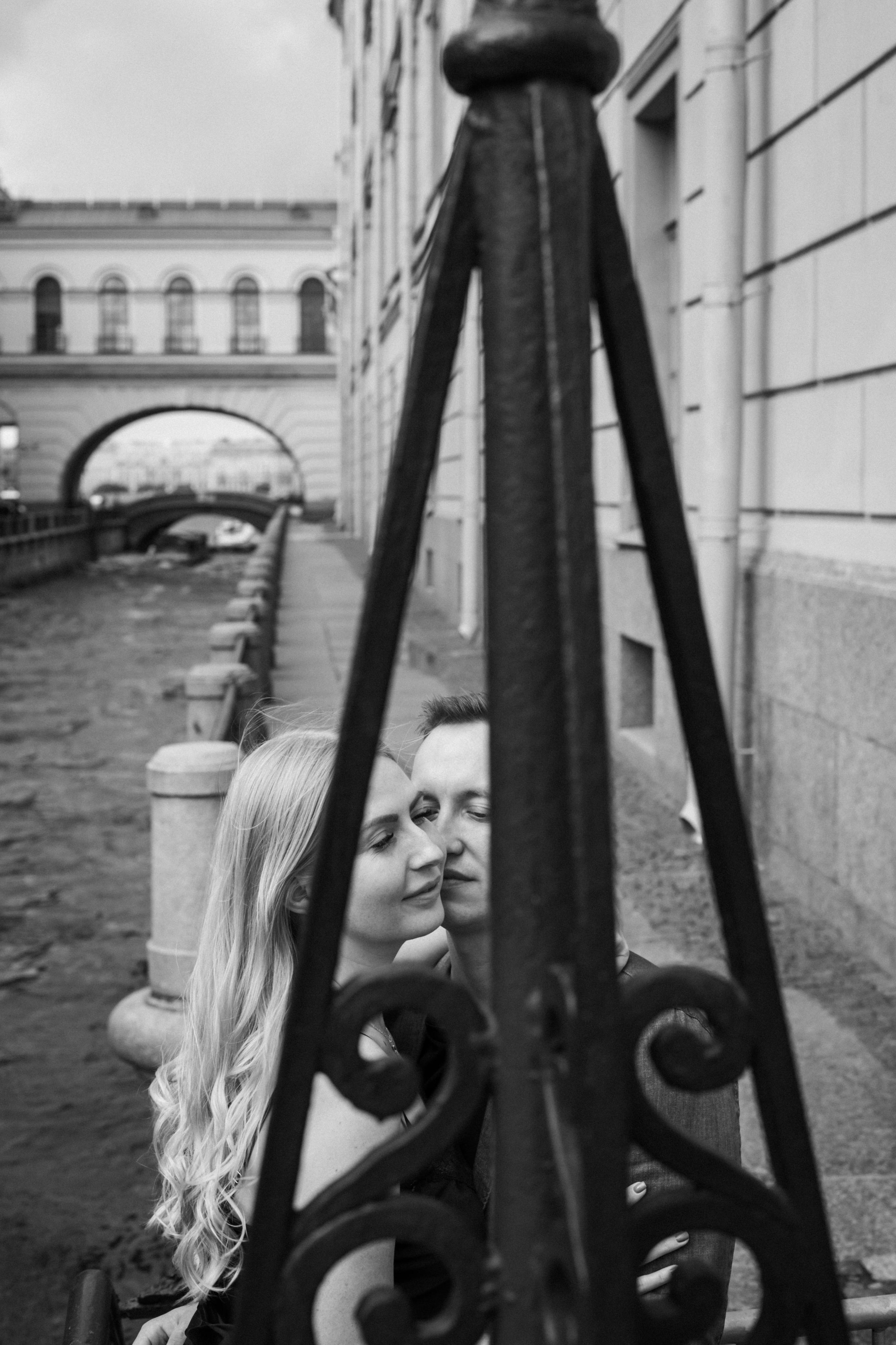 Марина и Сергей прогулка по достопримечательностям СПб. Фотограф и Видеограф в Санкт-Петербурге Алиса Шандрик