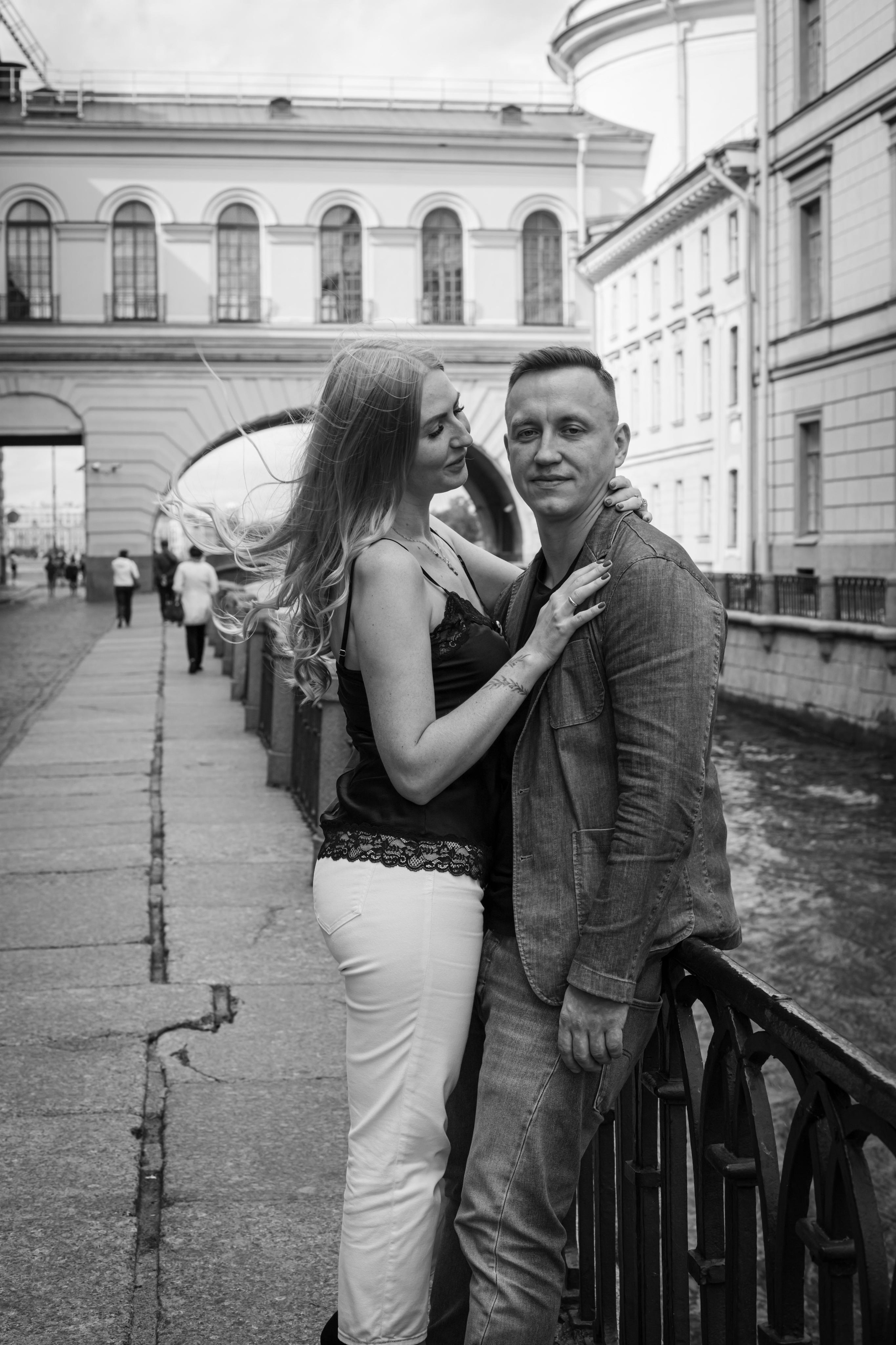 Марина и Сергей прогулка по достопримечательностям СПб. Фотограф и Видеограф в Санкт-Петербурге Алиса Шандрик