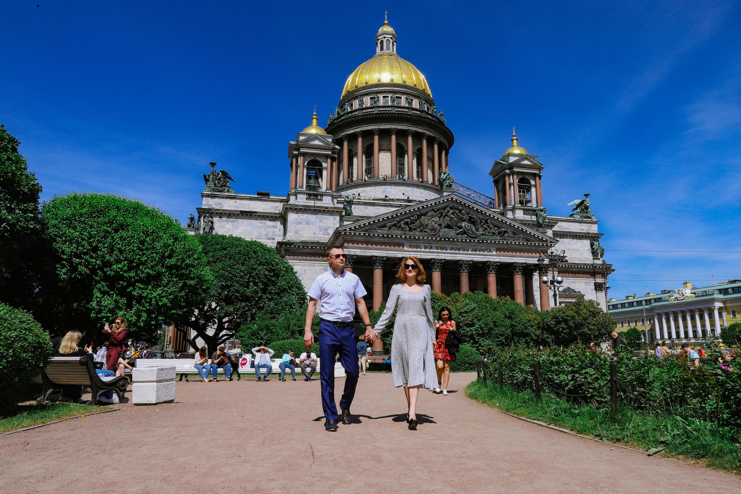 Татьяна с супругом Исакиеский собор + зеркальный дворик. Фотограф и Видеограф в Санкт-Петербурге Алиса Шандрик