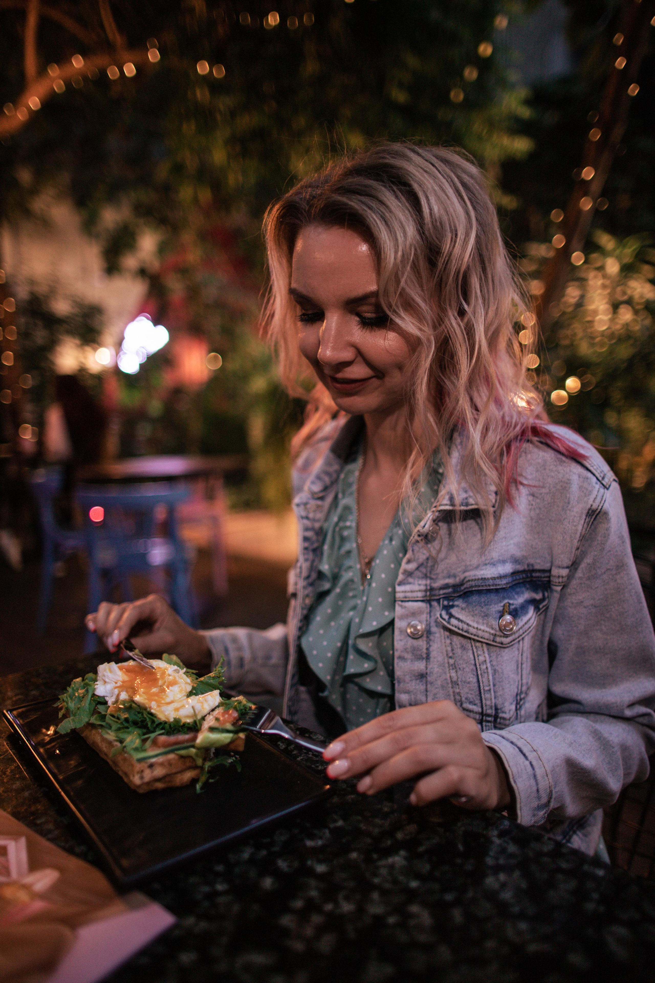 Катя с супругом Петроградка + Шоколад бар. Фотограф и Видеограф в Санкт-Петербурге Алиса Шандрик