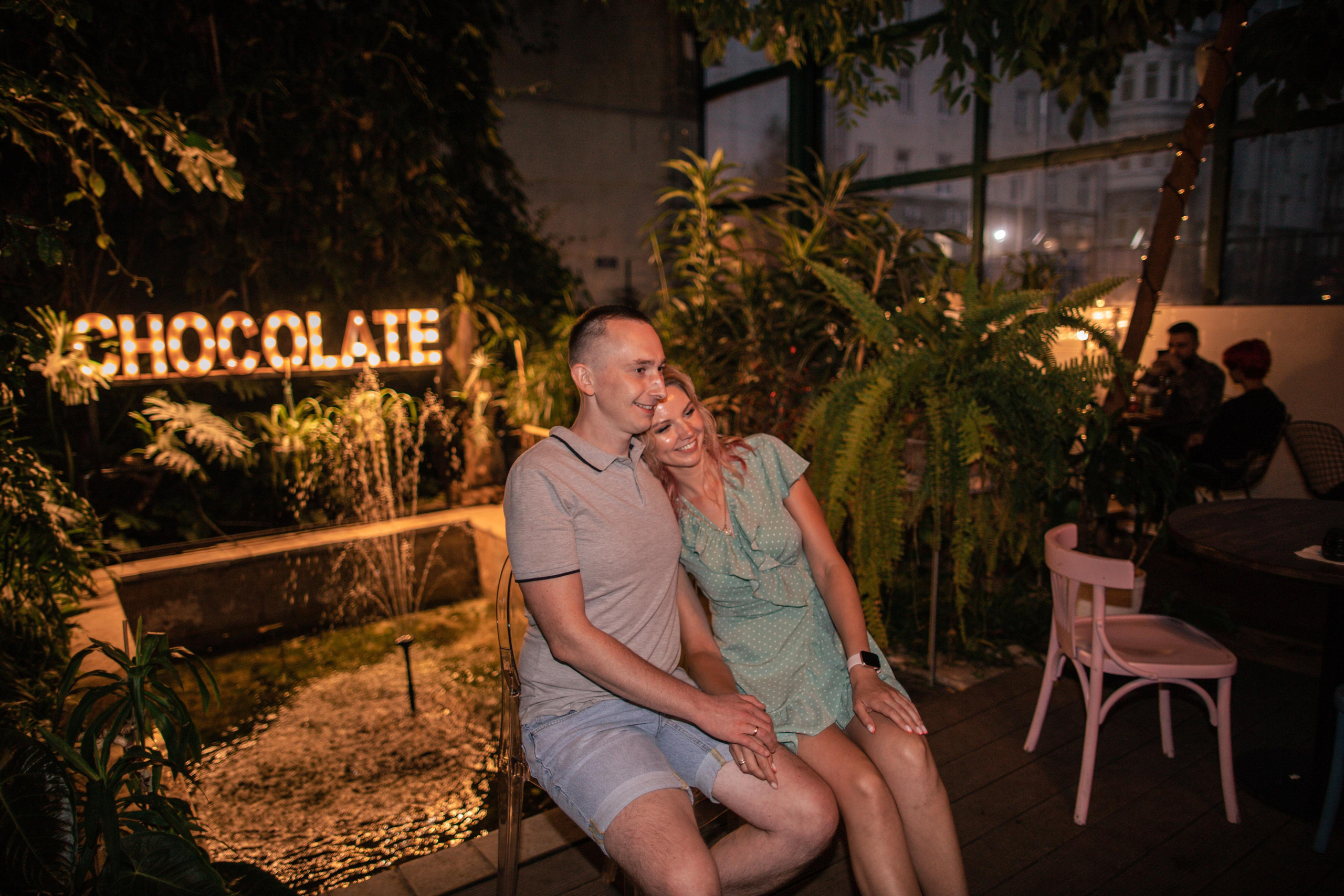 Катя с супругом Петроградка + Шоколад бар. Фотограф и Видеограф в Санкт-Петербурге Алиса Шандрик